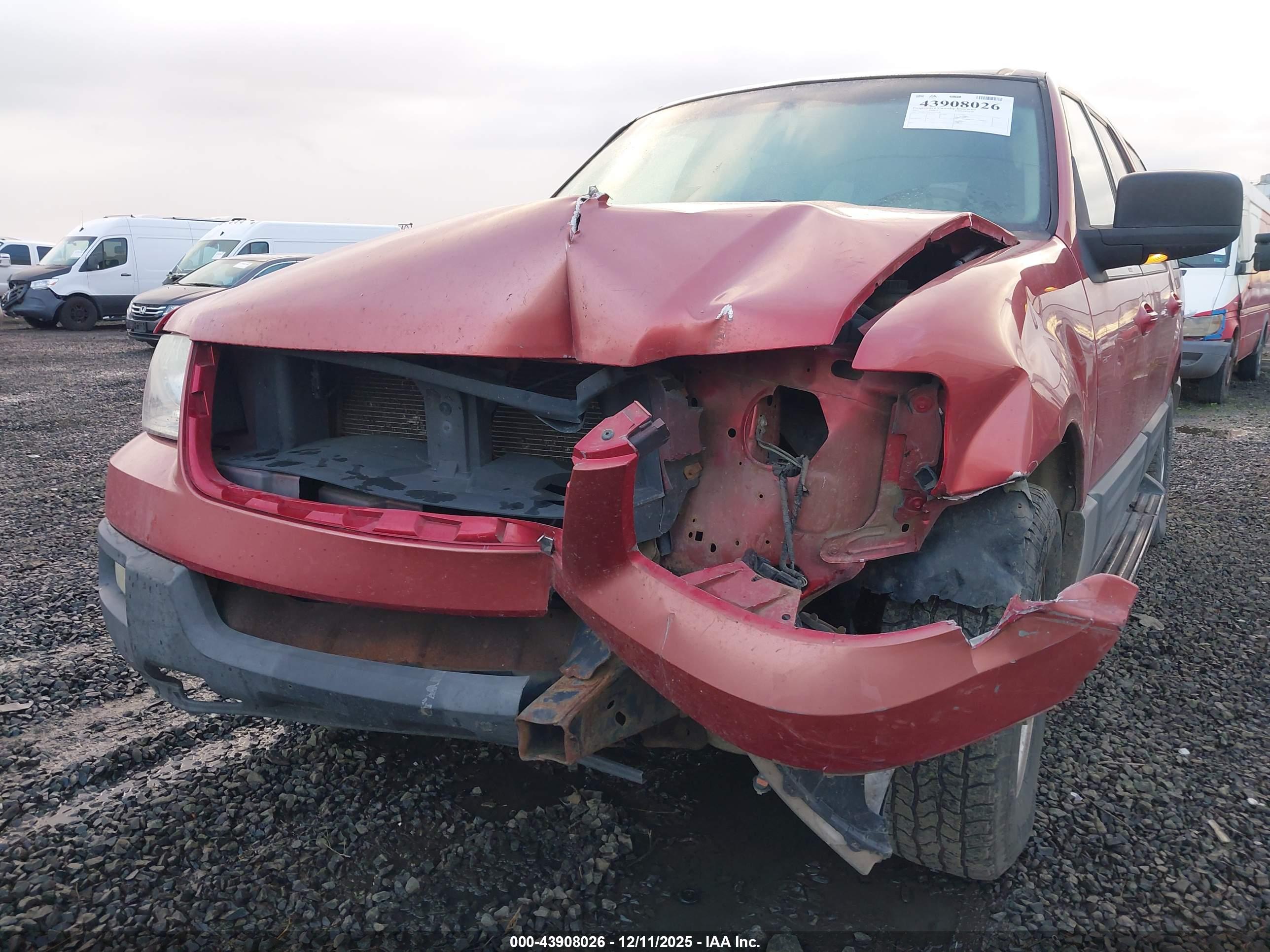 FORD EXPEDITION image 6