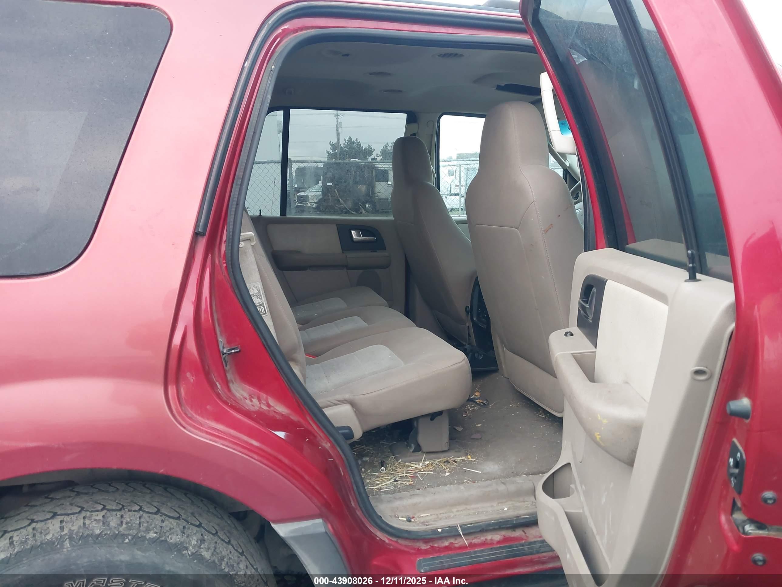 FORD EXPEDITION image 8