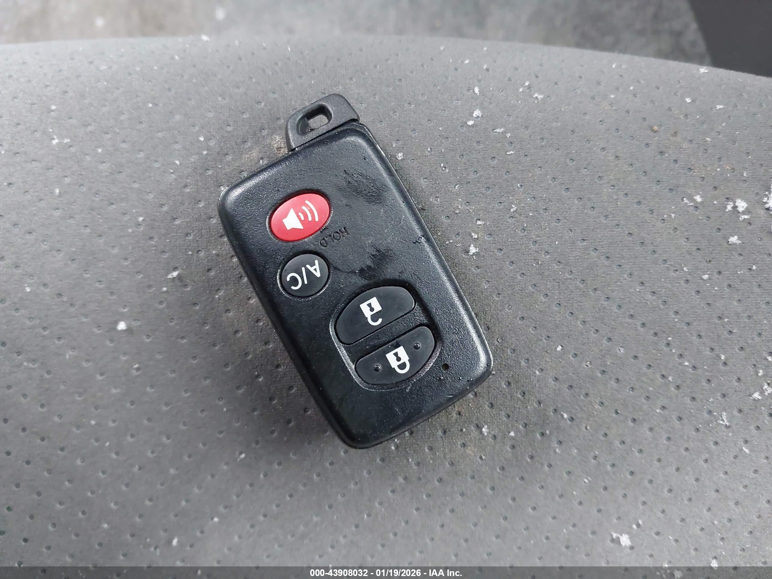 TOYOTA PRIUS image 11
