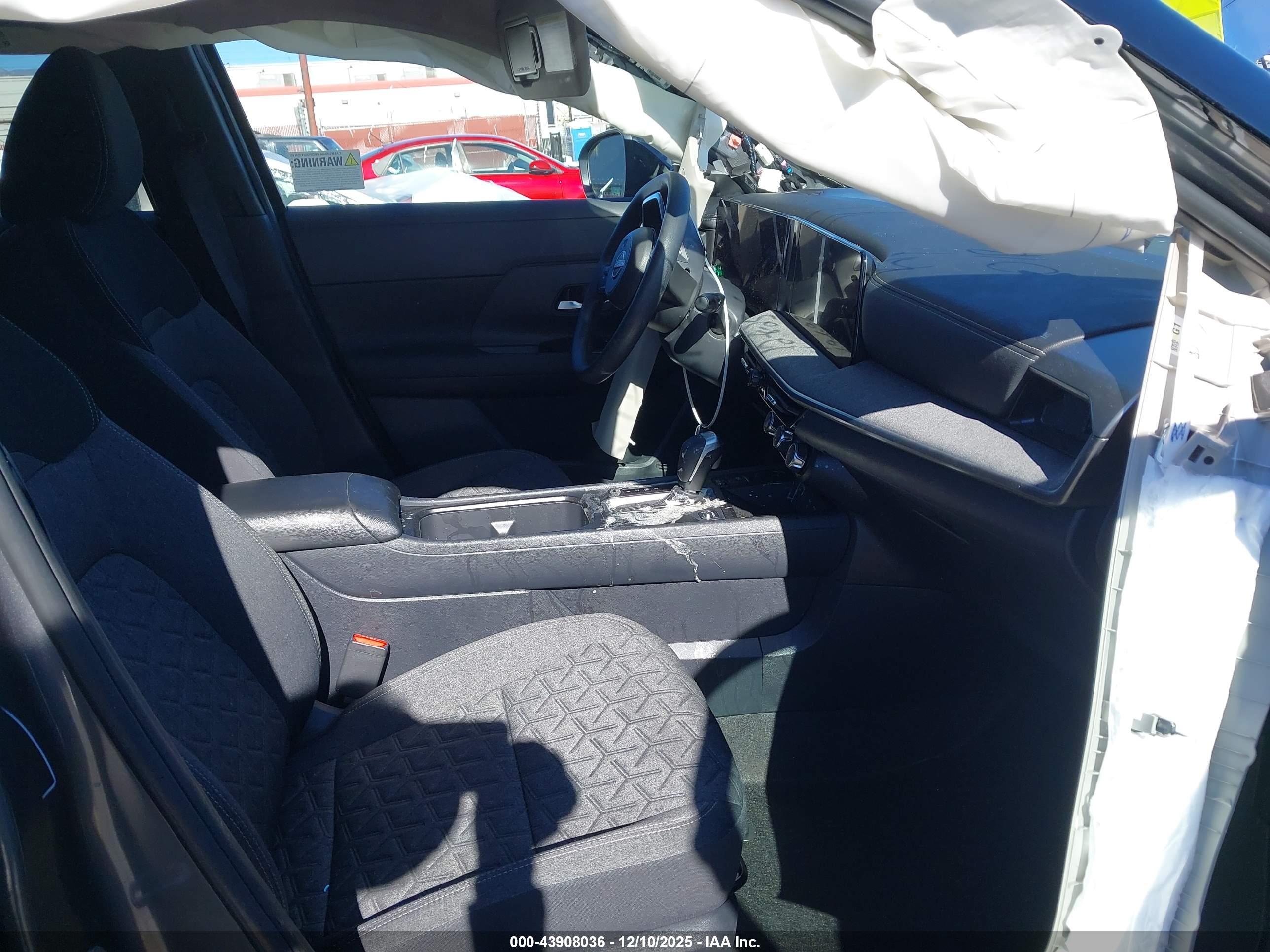 NISSAN KICKS image 5