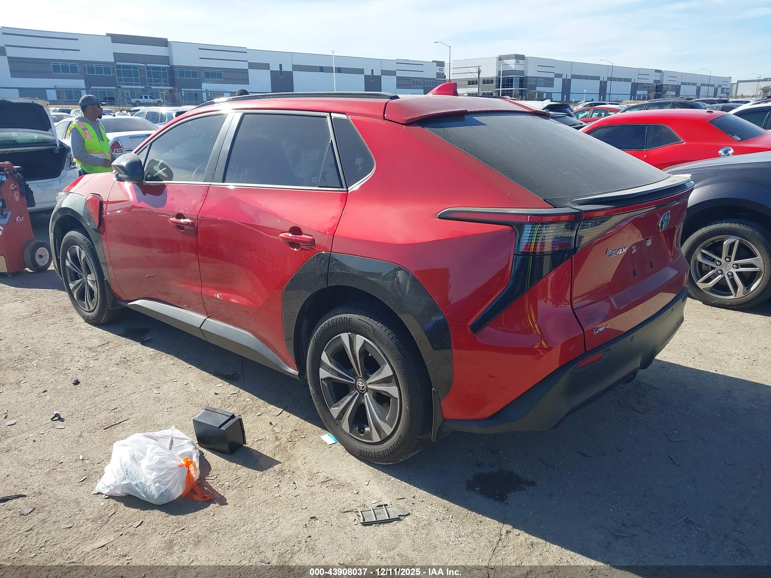 TOYOTA BZ4X image 3