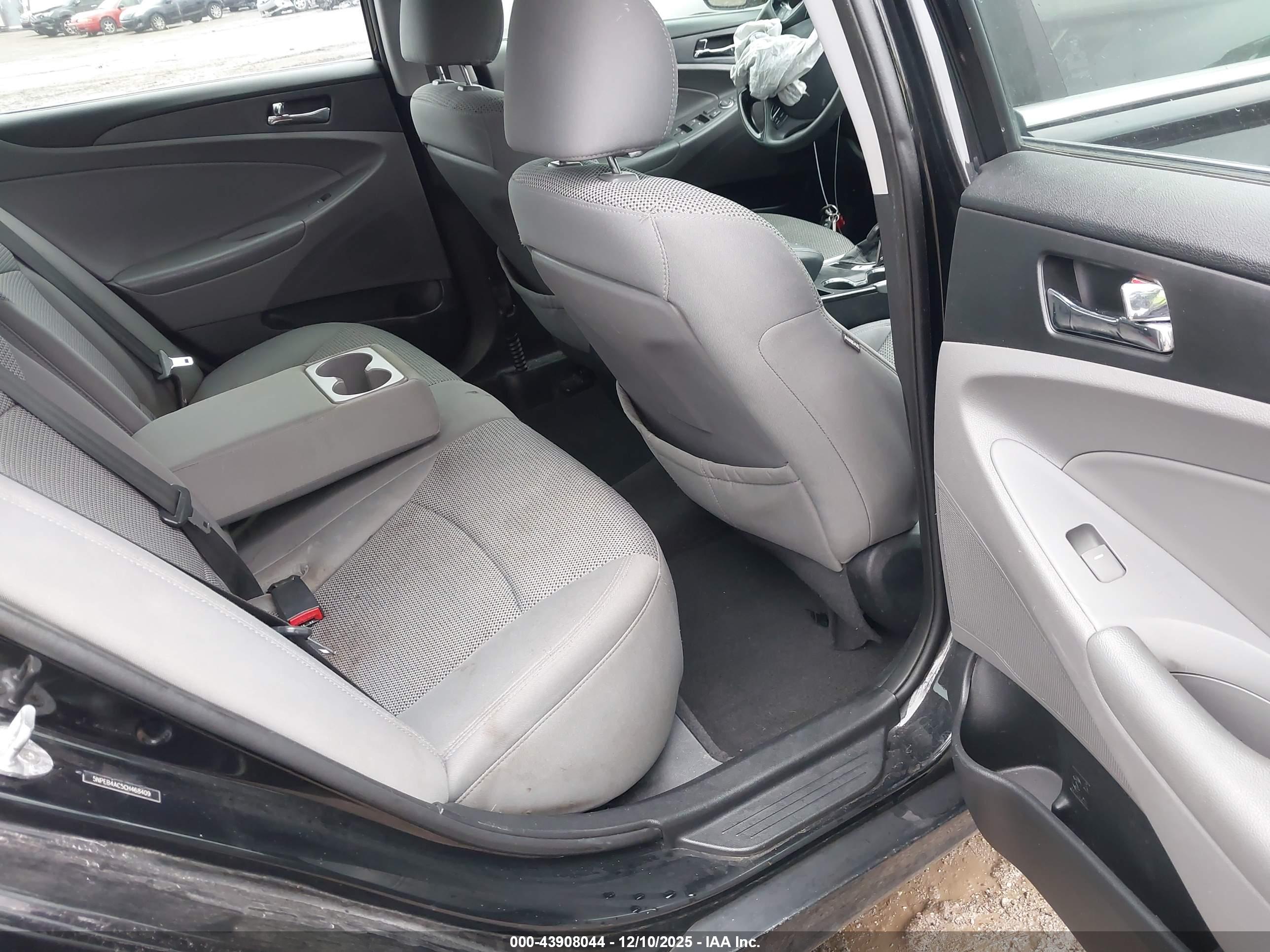 HYUNDAI SONATA image 8