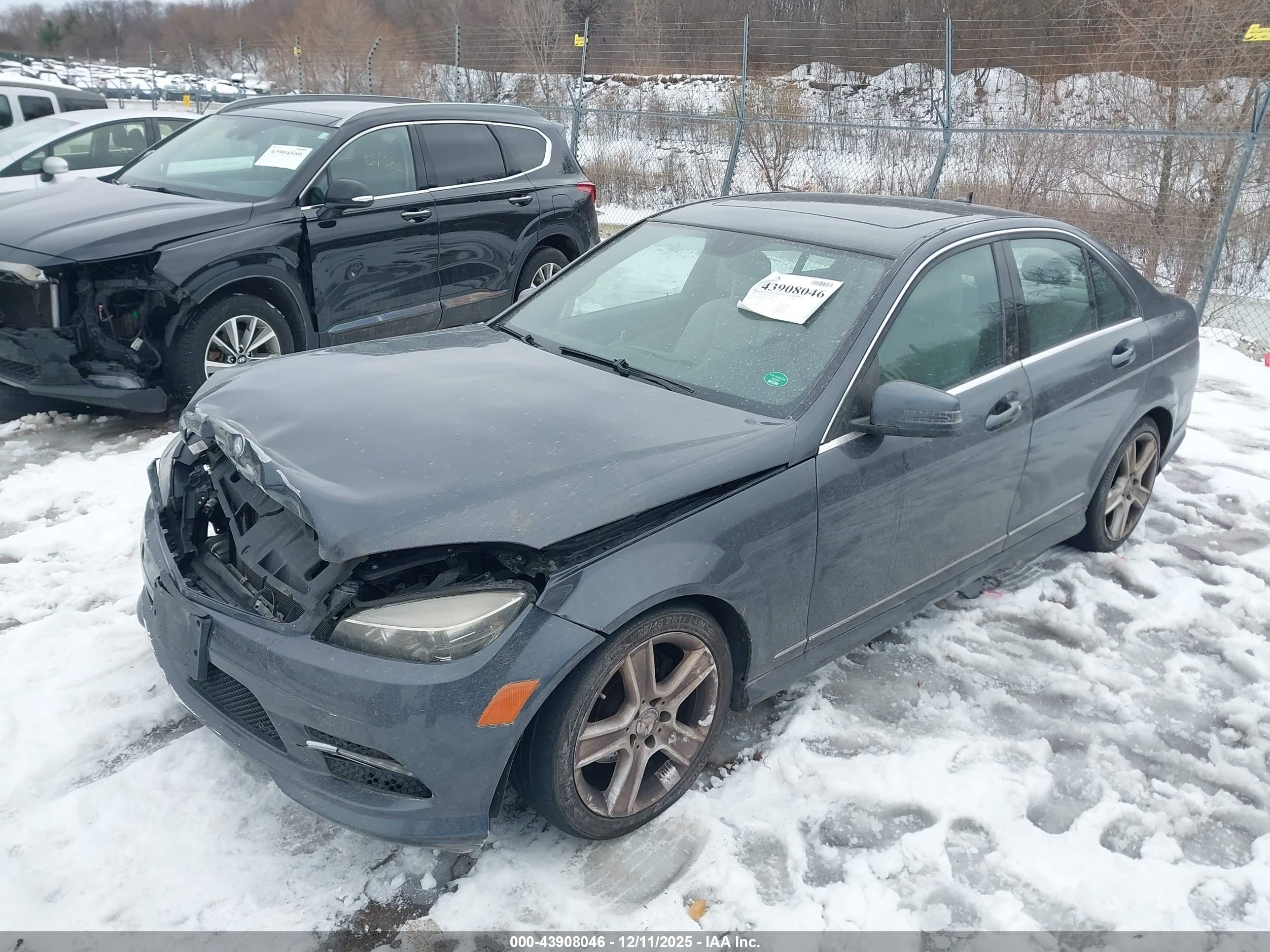 MERCEDES-BENZ C image 2