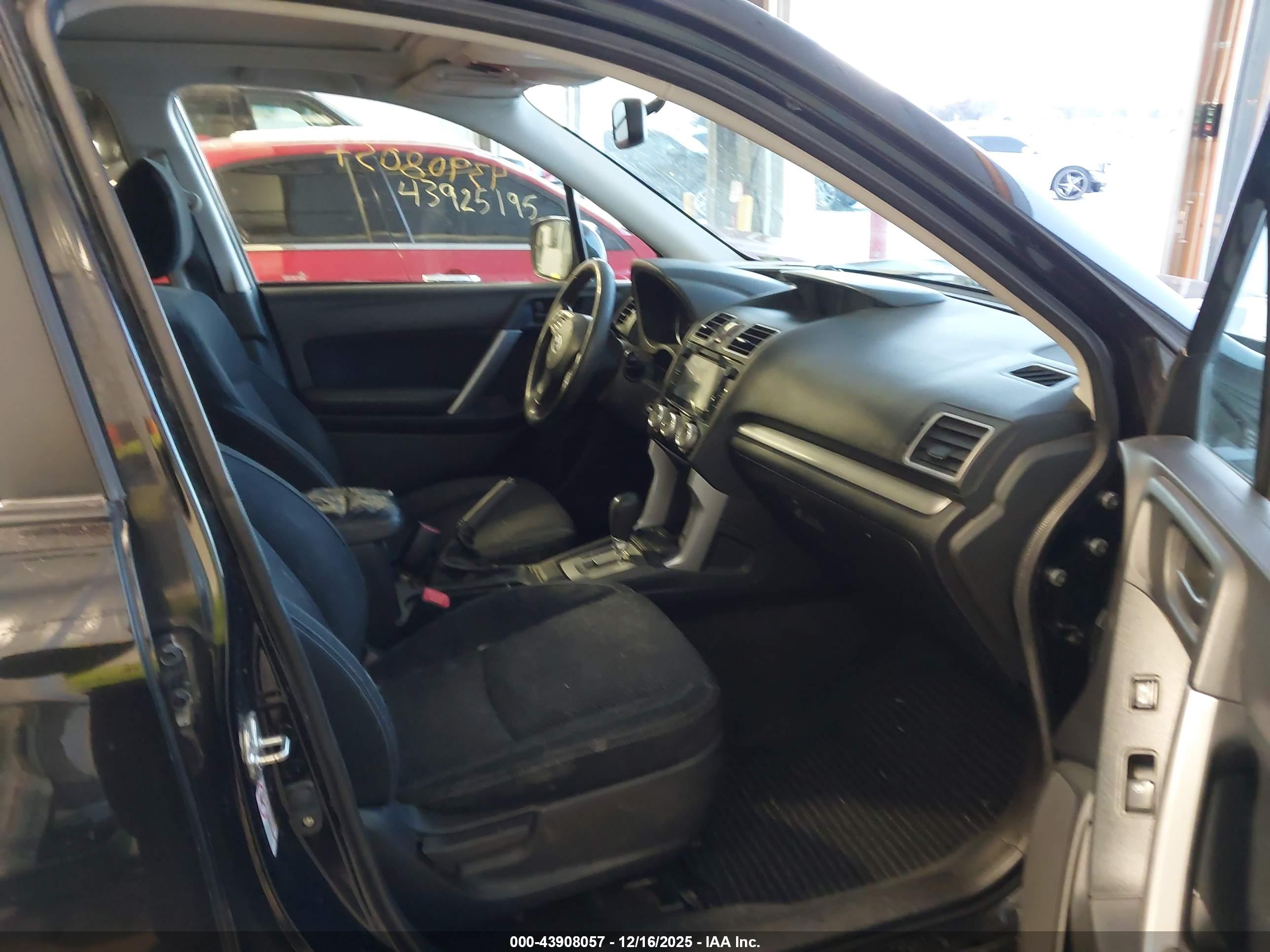 SUBARU FORESTER image 5