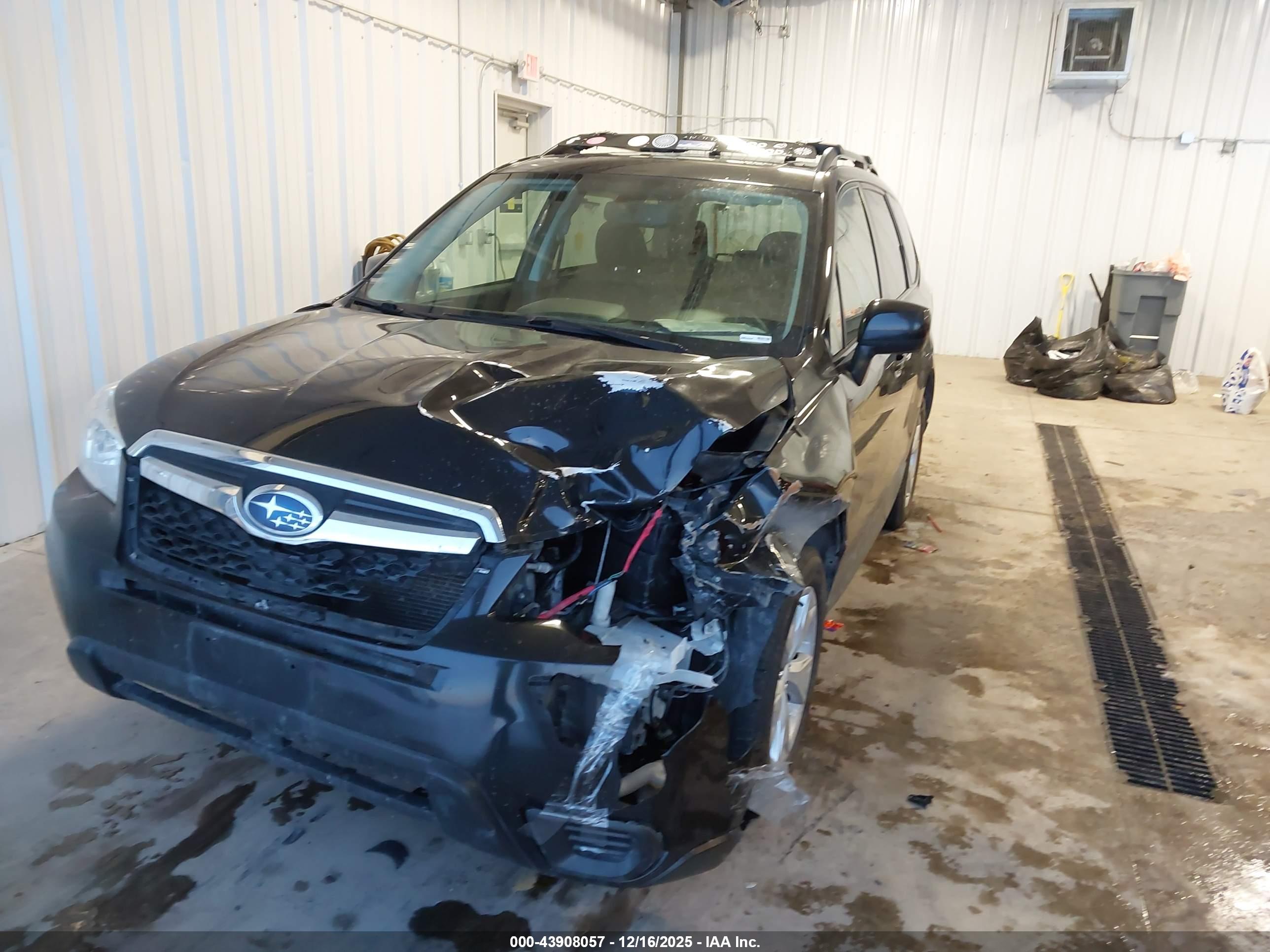 SUBARU FORESTER image 6