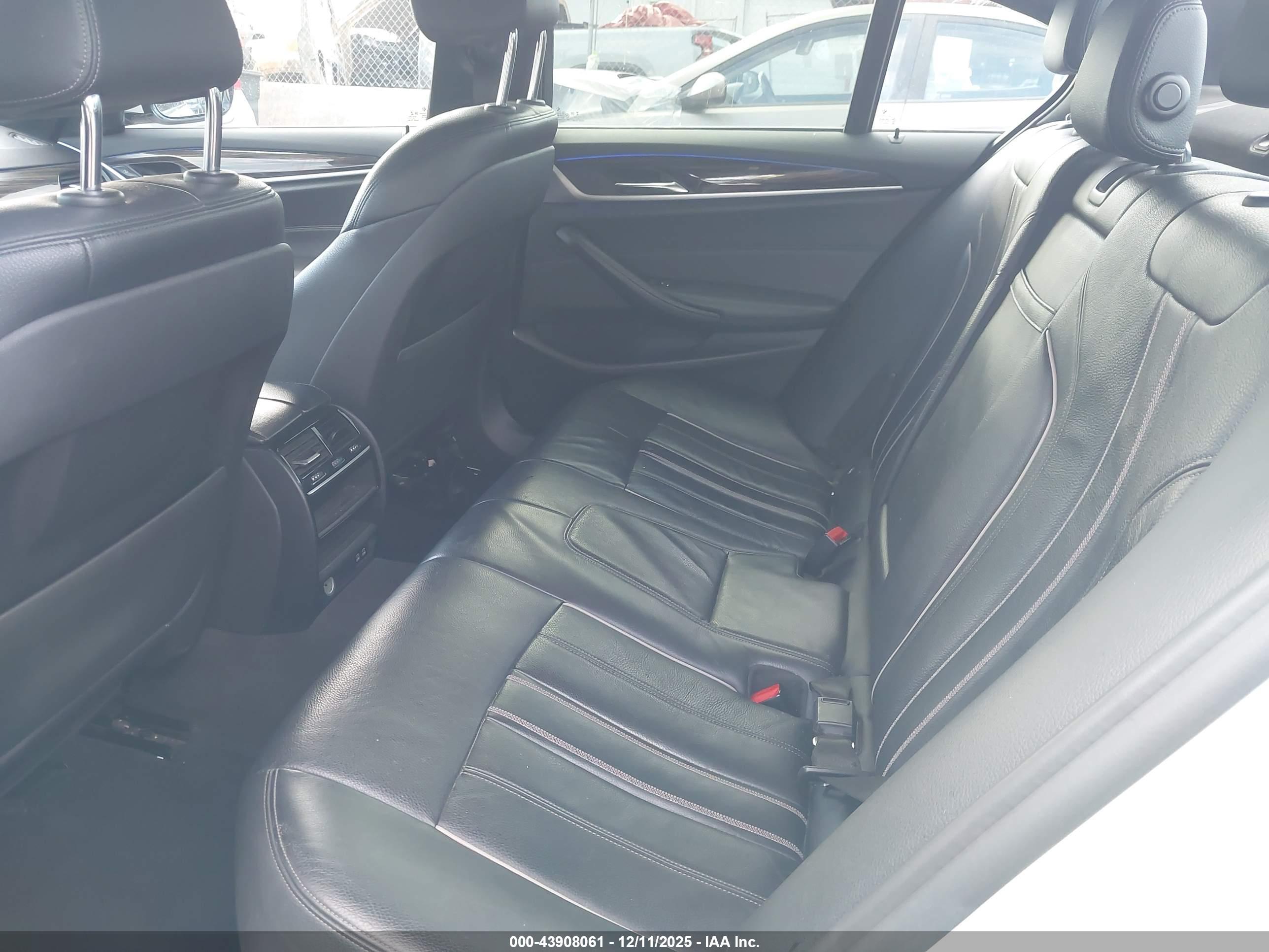 BMW 530I image 8