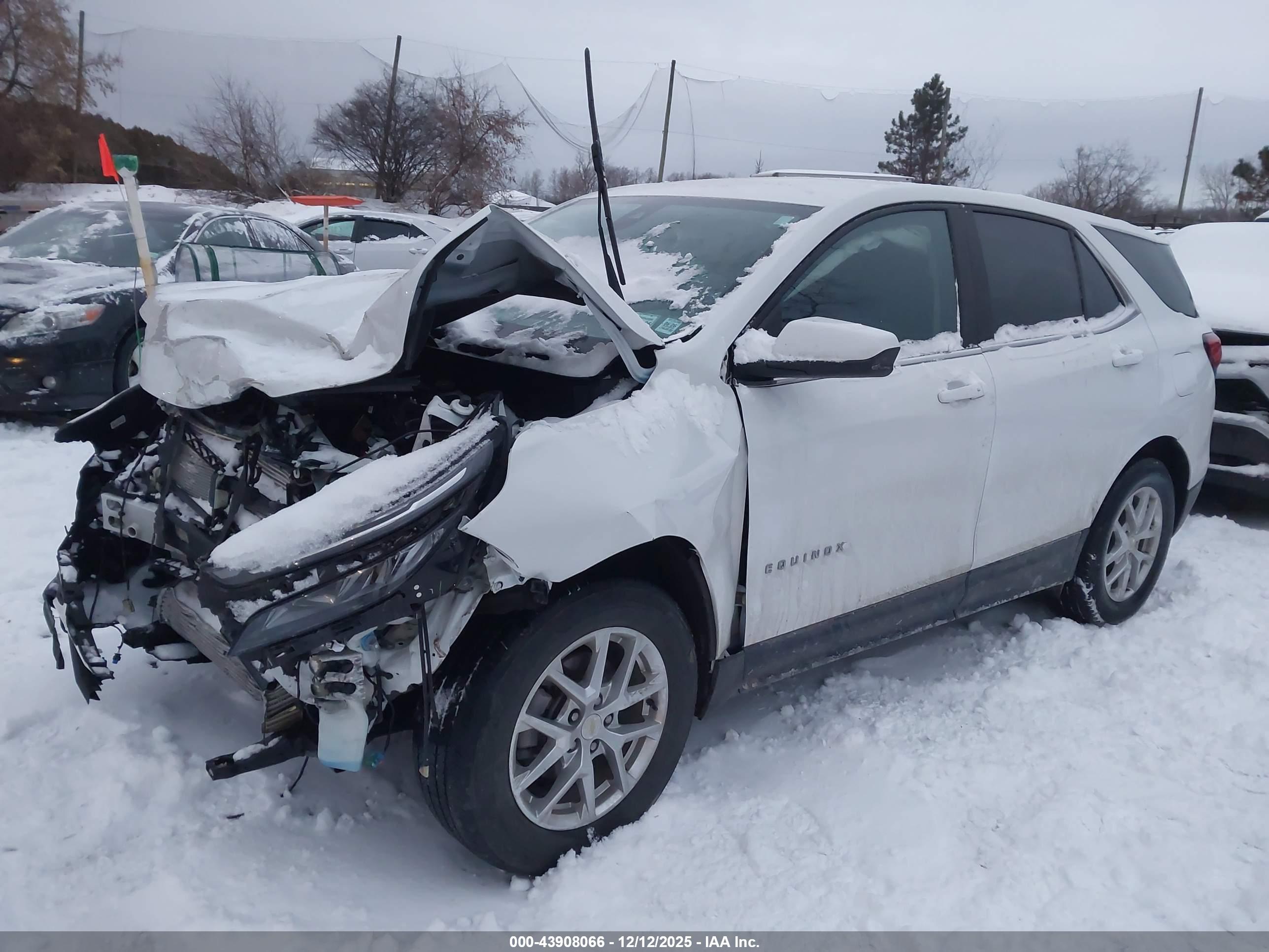 CHEVROLET EQUINOX image 2