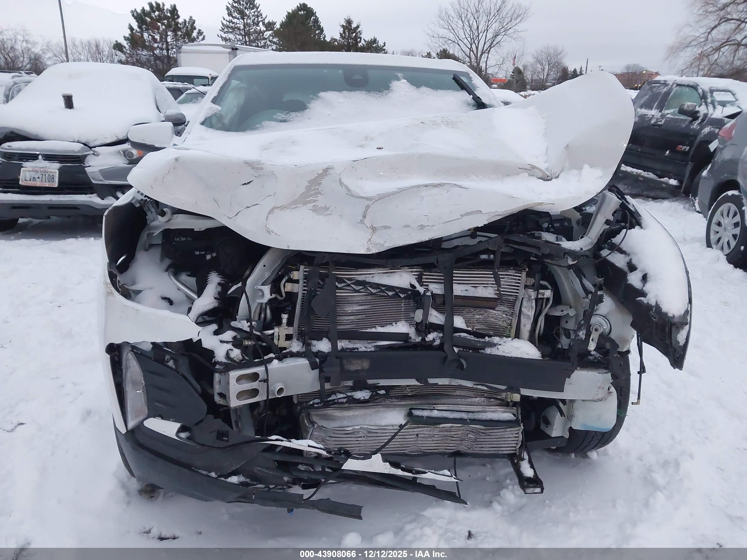 CHEVROLET EQUINOX image 6