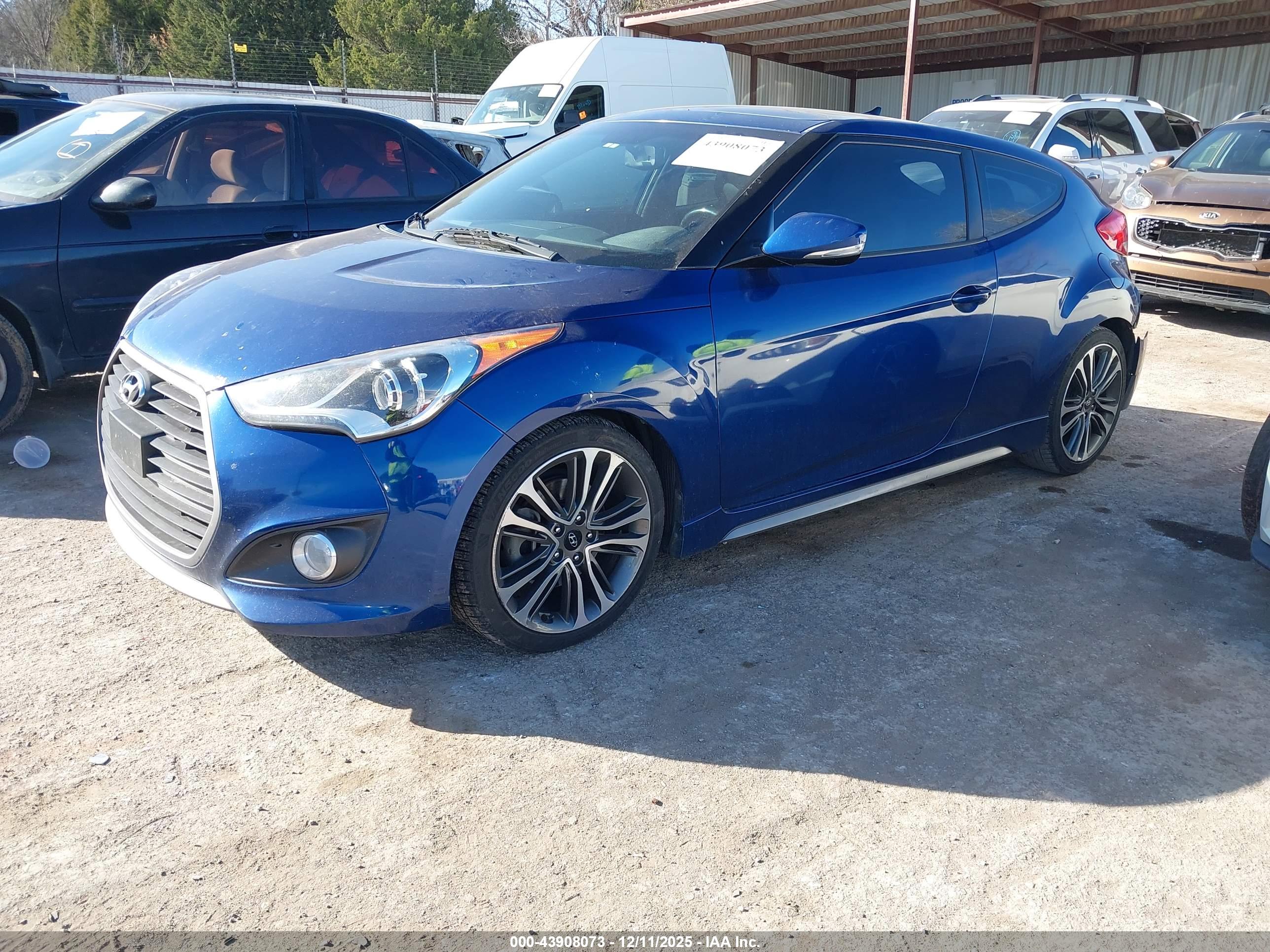 HYUNDAI VELOSTER image 2