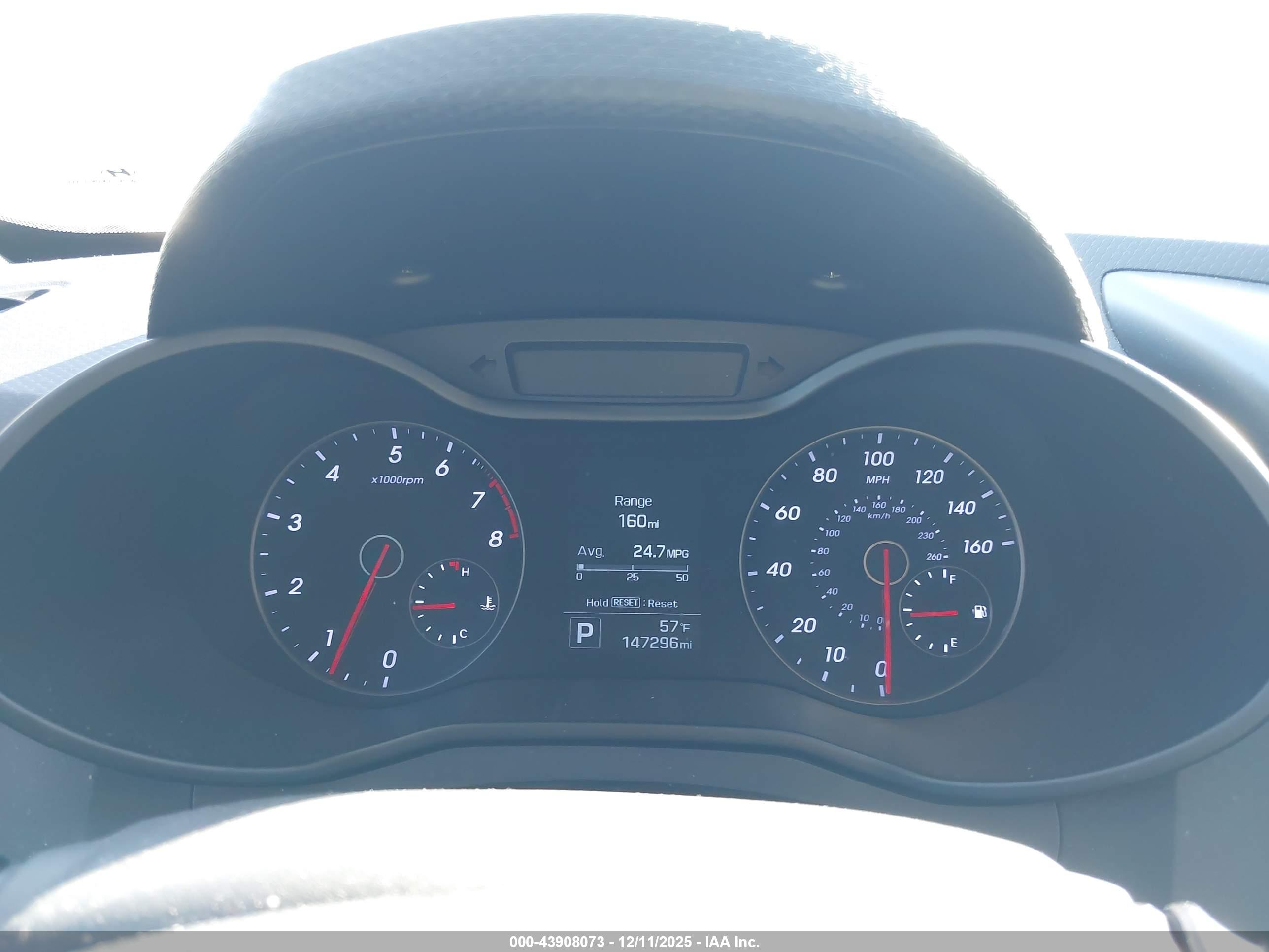 HYUNDAI VELOSTER image 7