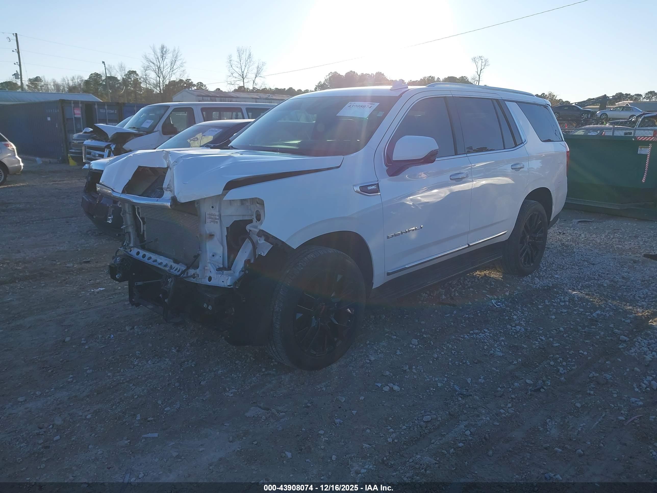 GMC YUKON image 2