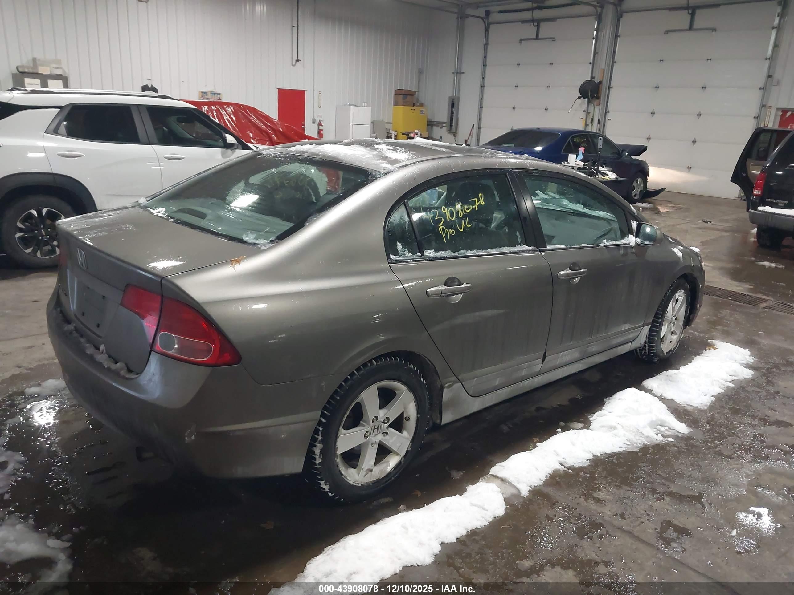 HONDA CIVIC image 4