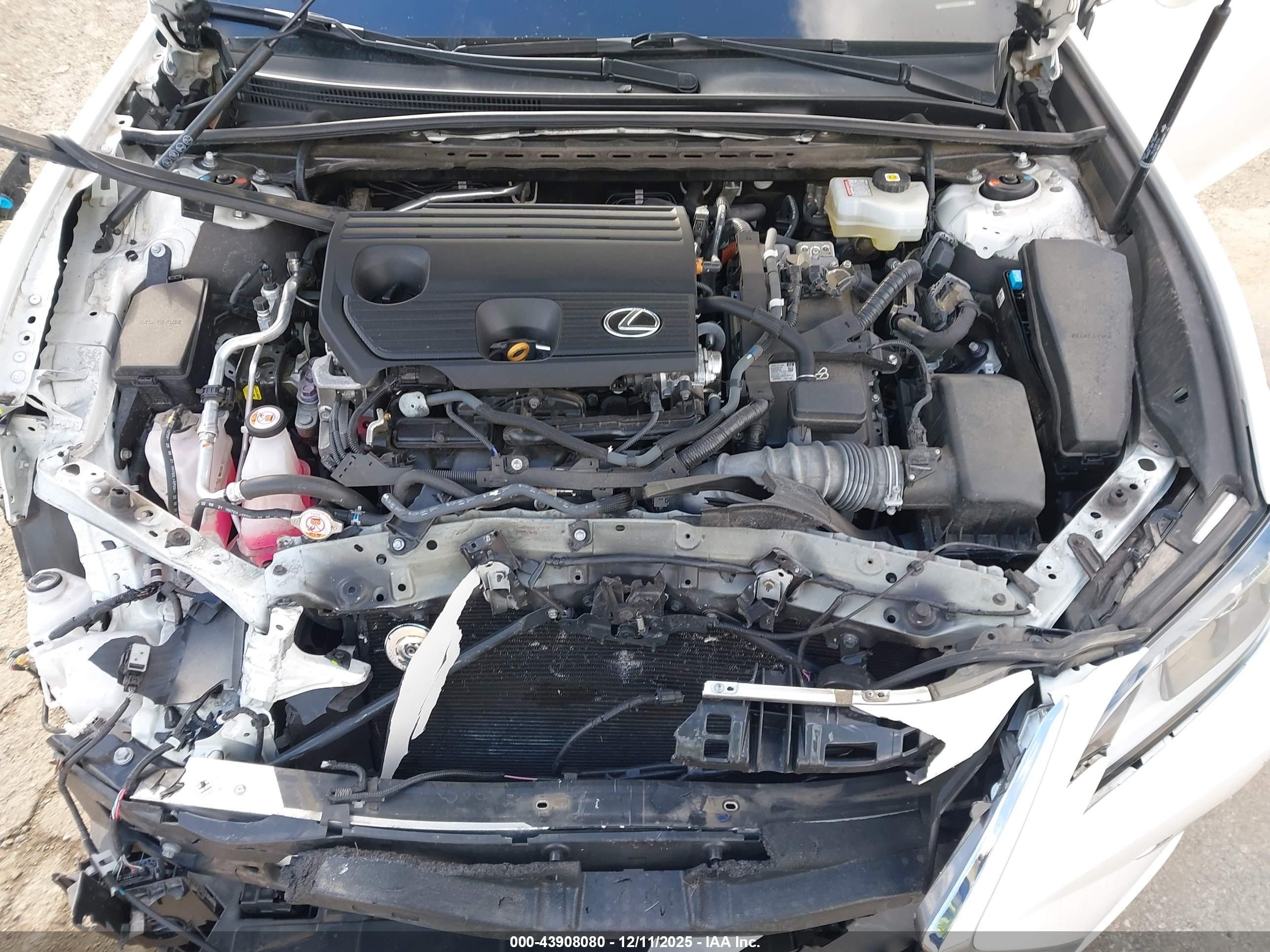 LEXUS ES image 10