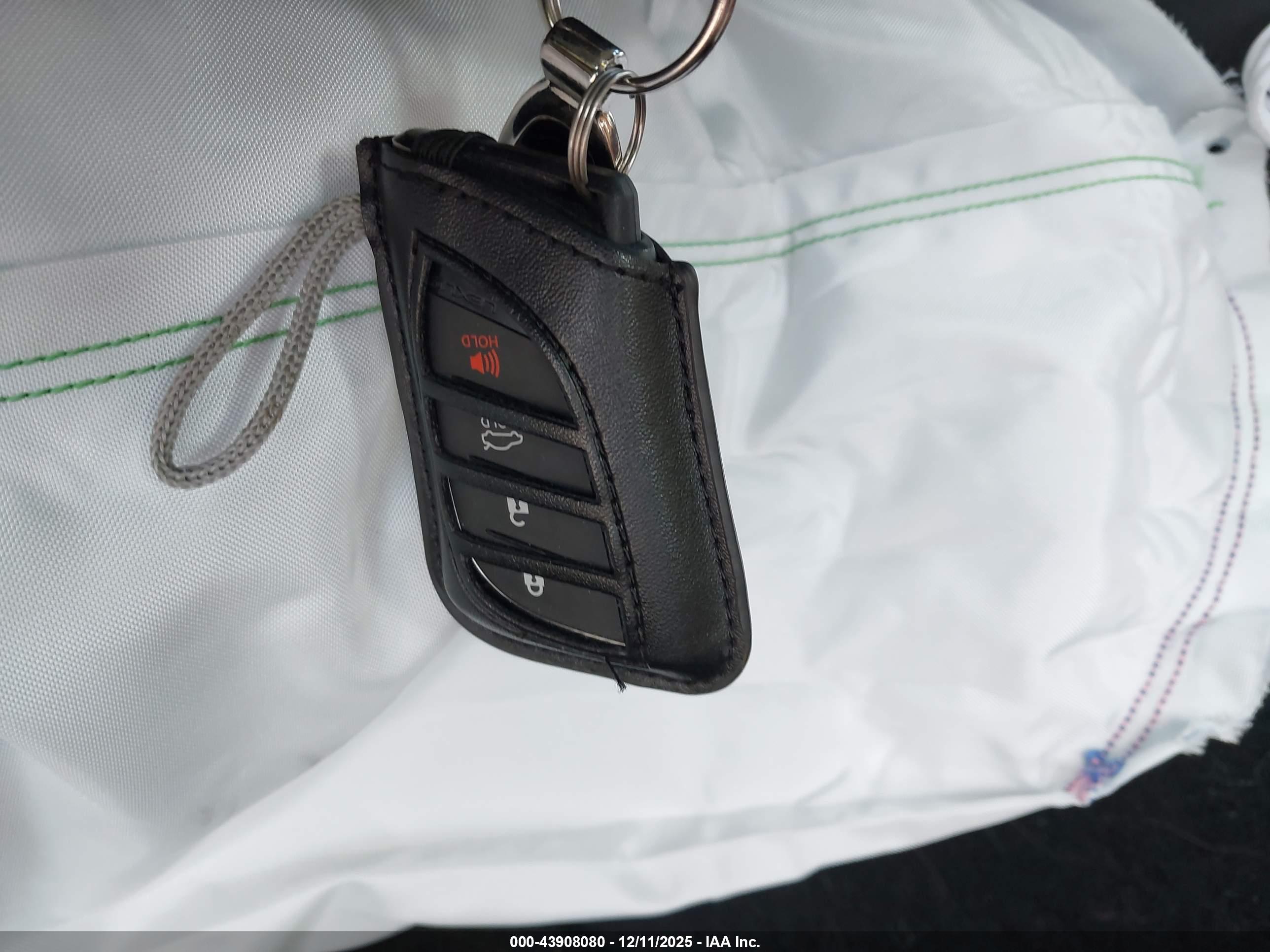 LEXUS ES image 11