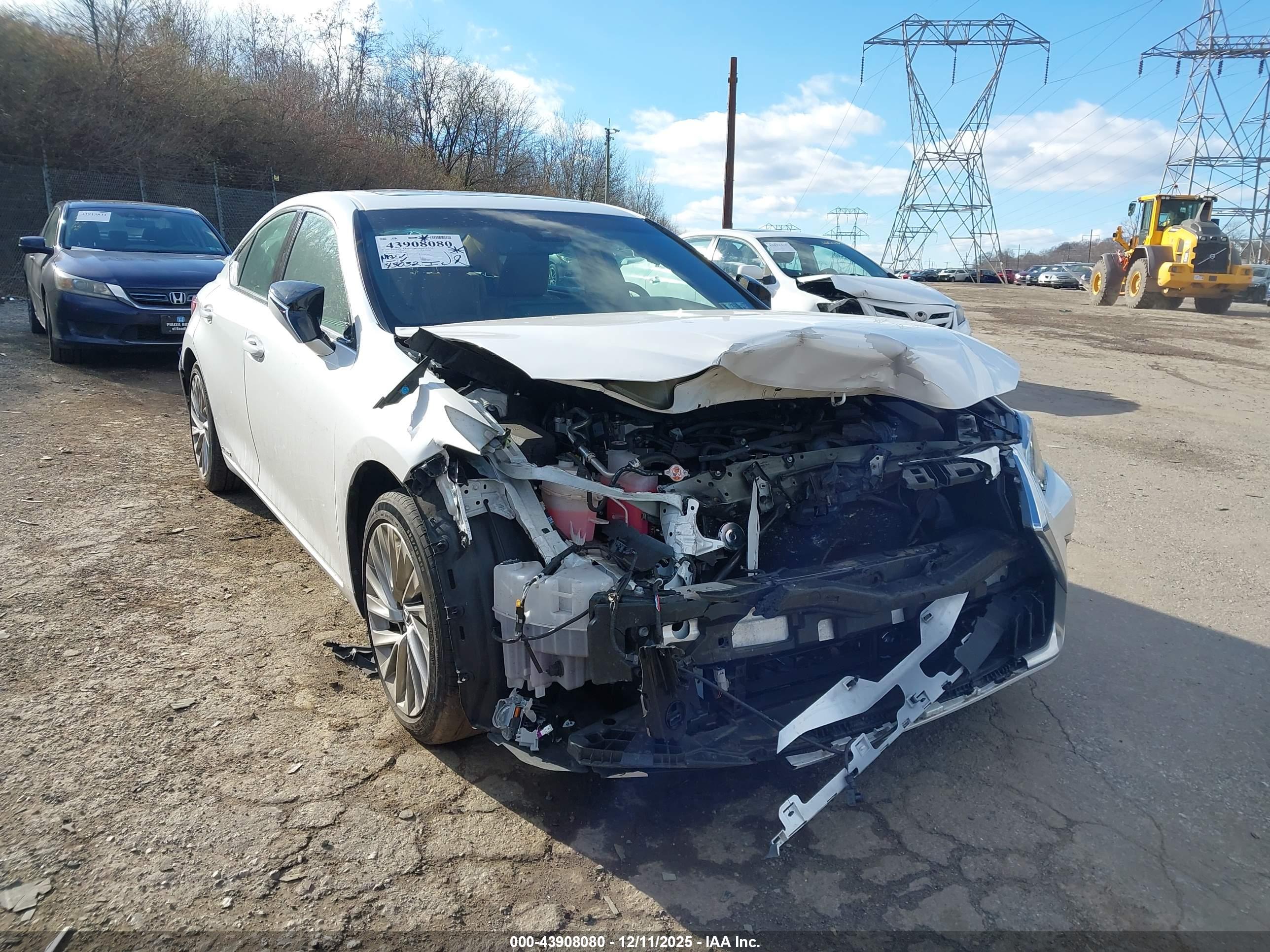LEXUS ES image 6