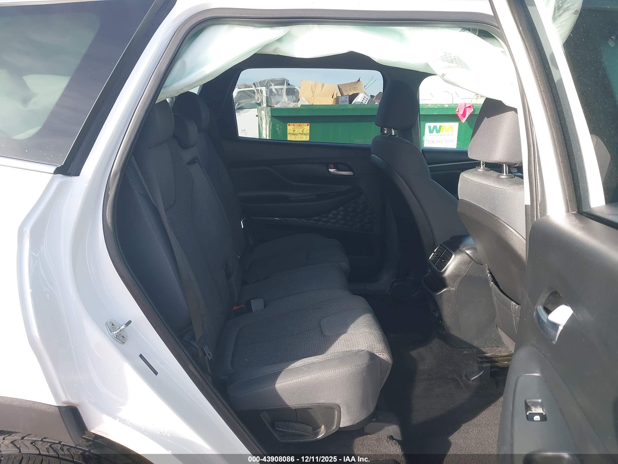 HYUNDAI SANTA image 8