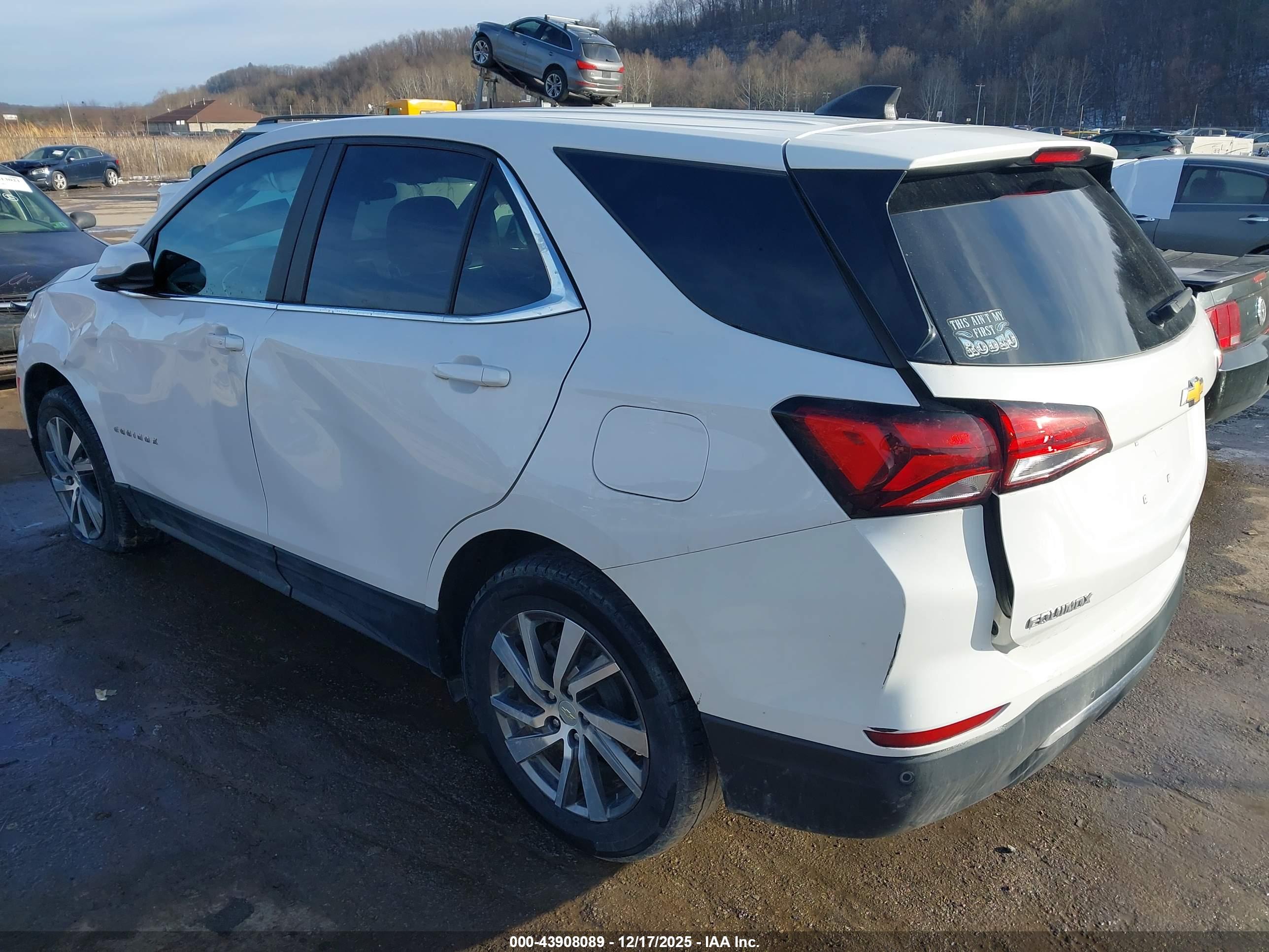CHEVROLET EQUINOX image 3