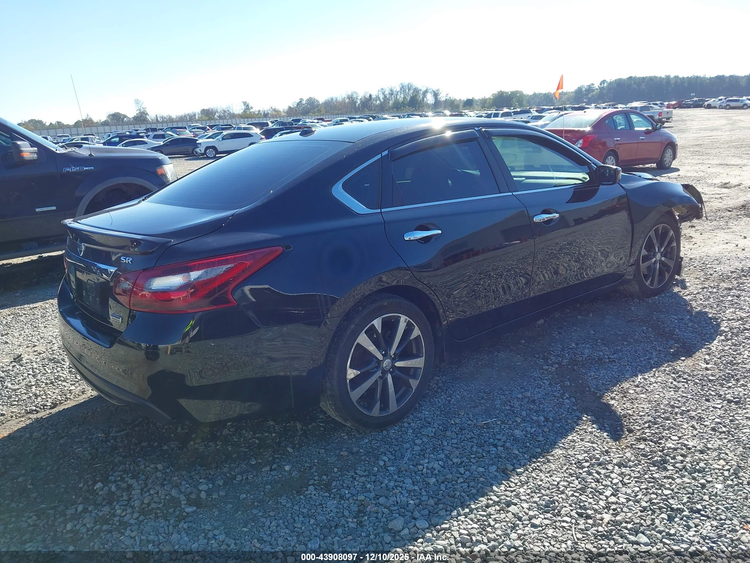 NISSAN ALTIMA image 4