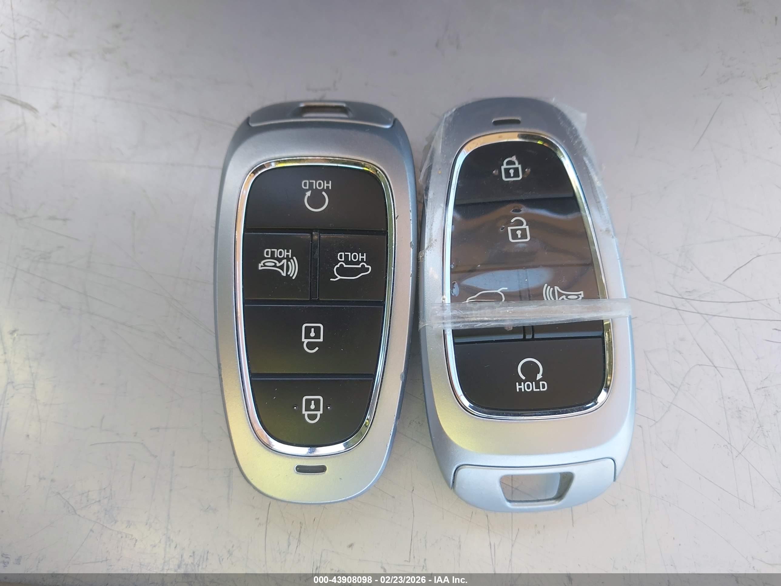 HYUNDAI SANTA image 11