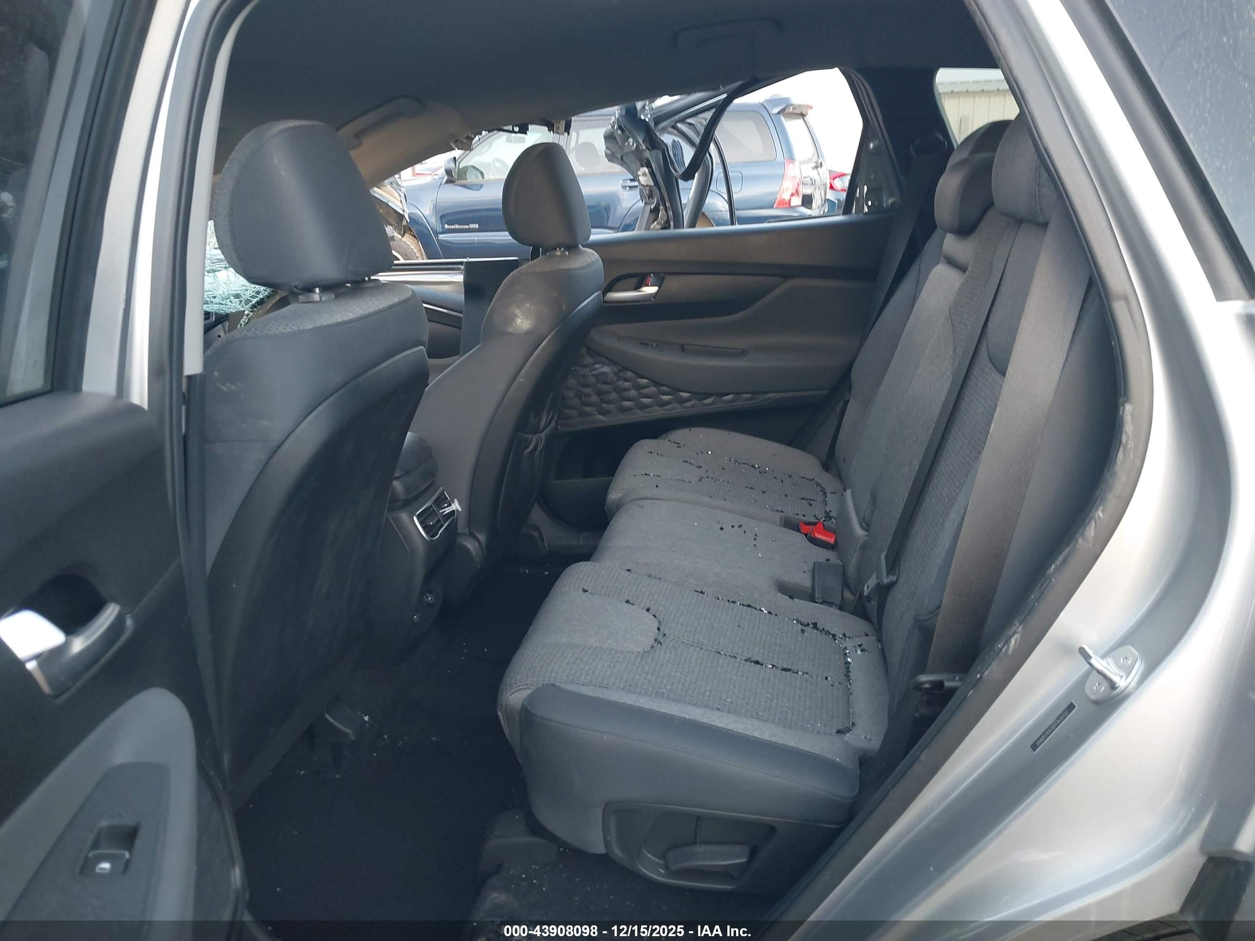 HYUNDAI SANTA image 8
