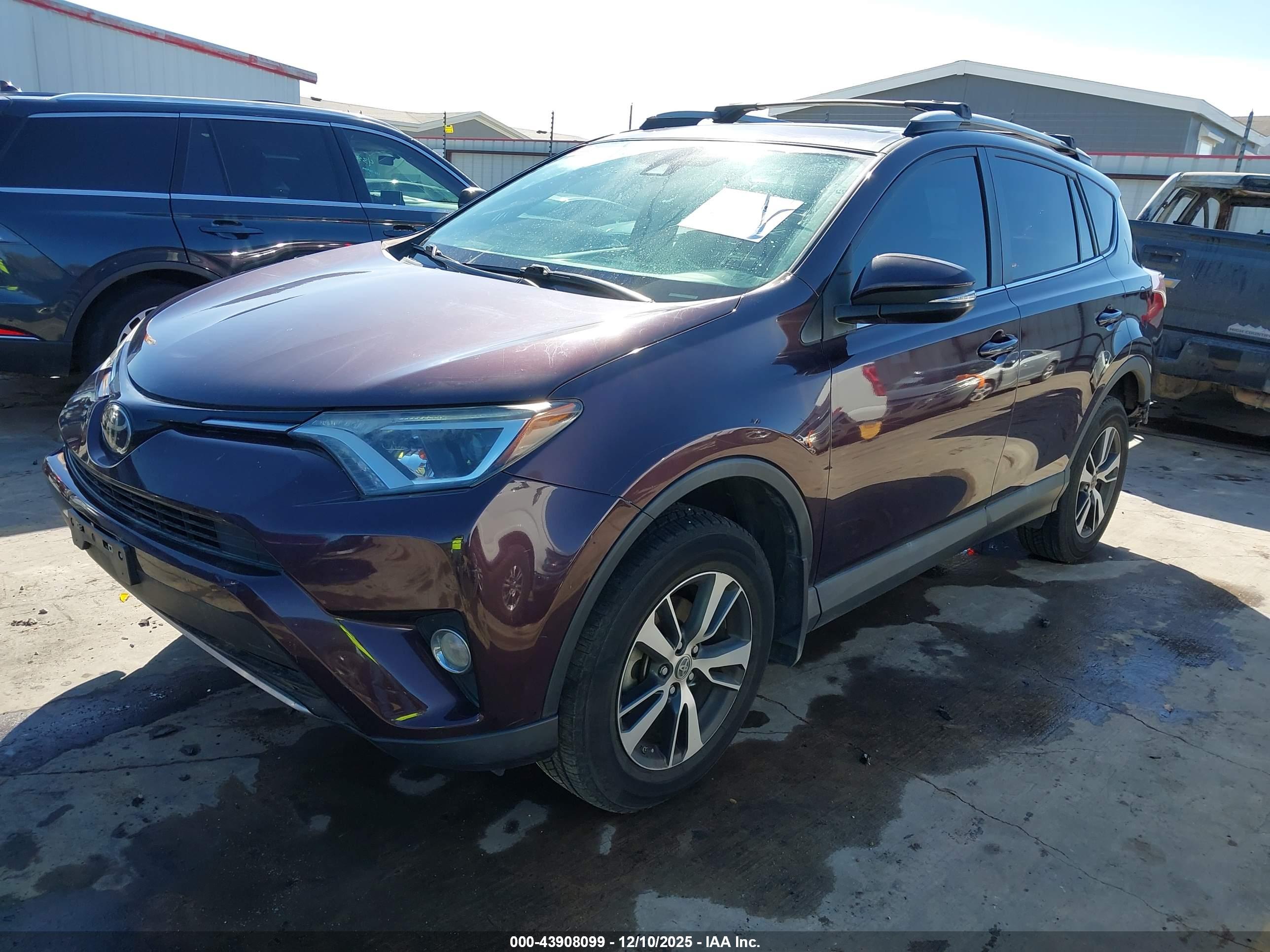 TOYOTA RAV4 image 2