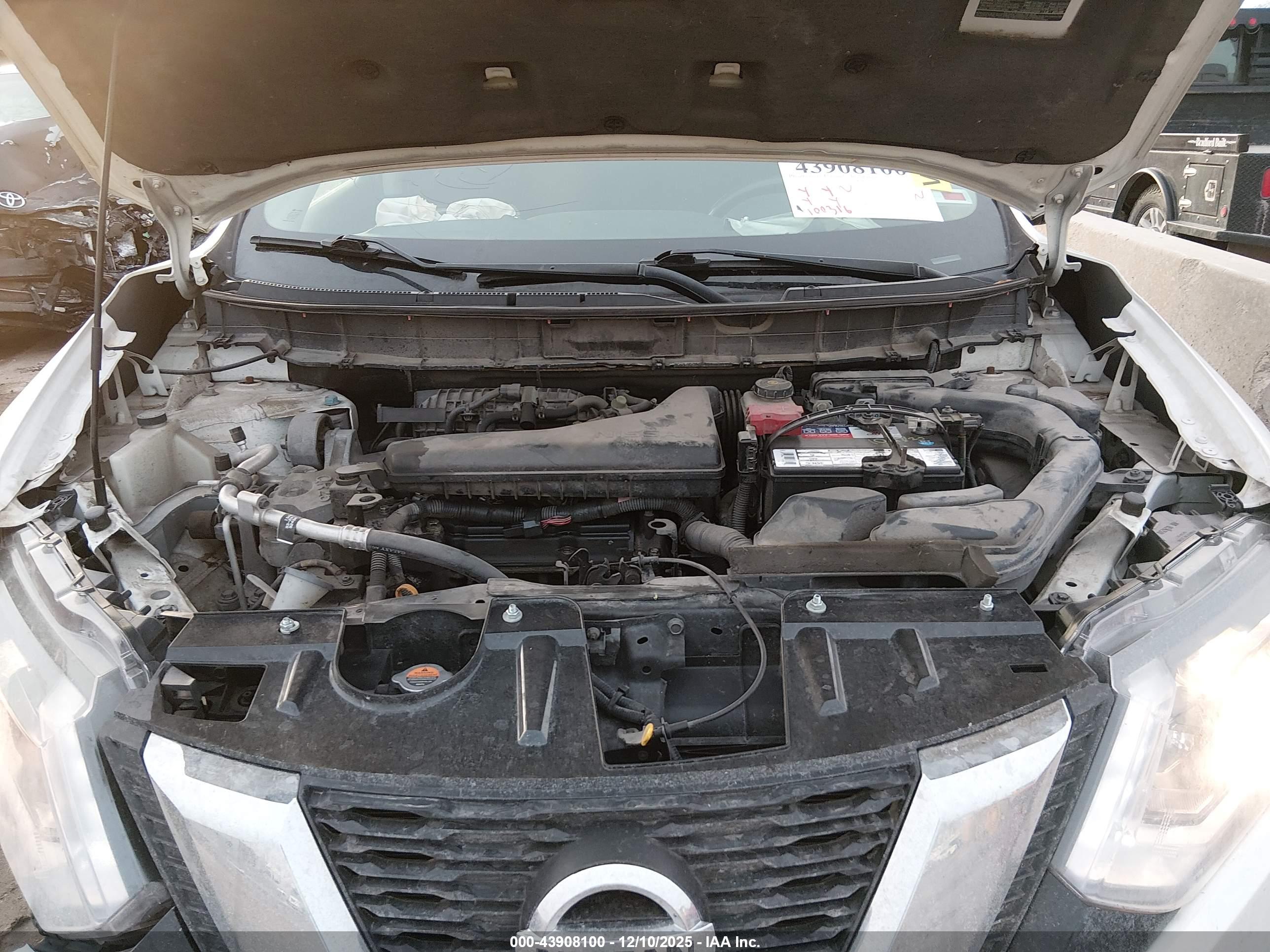 NISSAN ROGUE image 10
