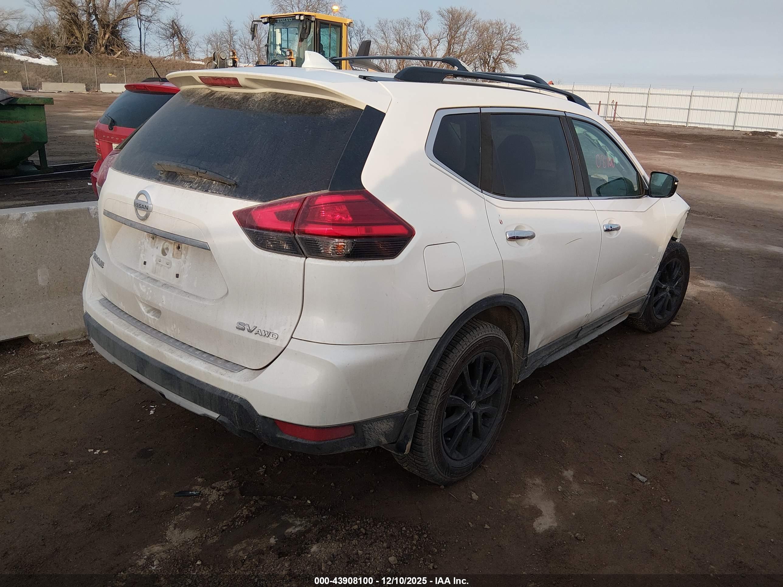 NISSAN ROGUE image 4
