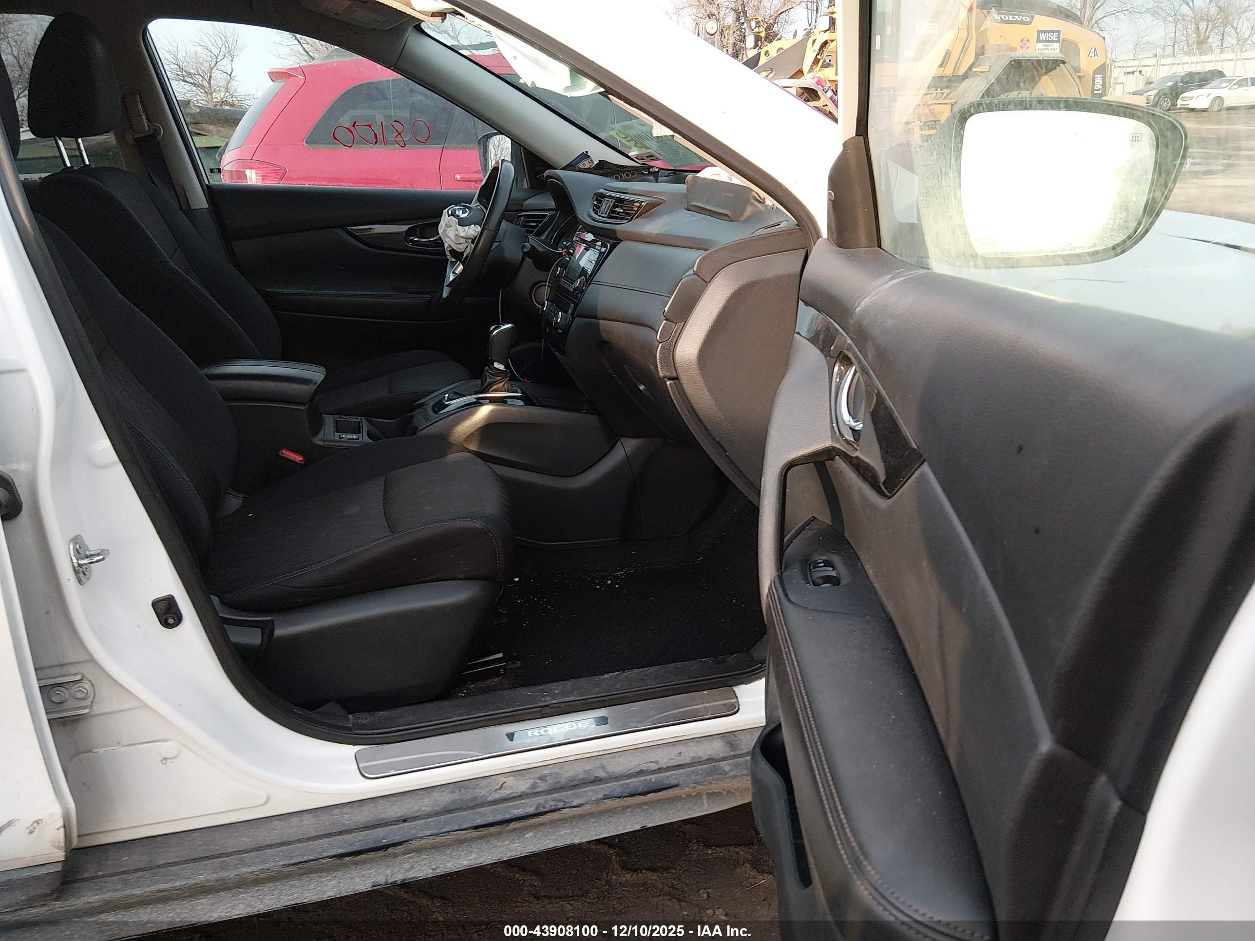 NISSAN ROGUE image 5