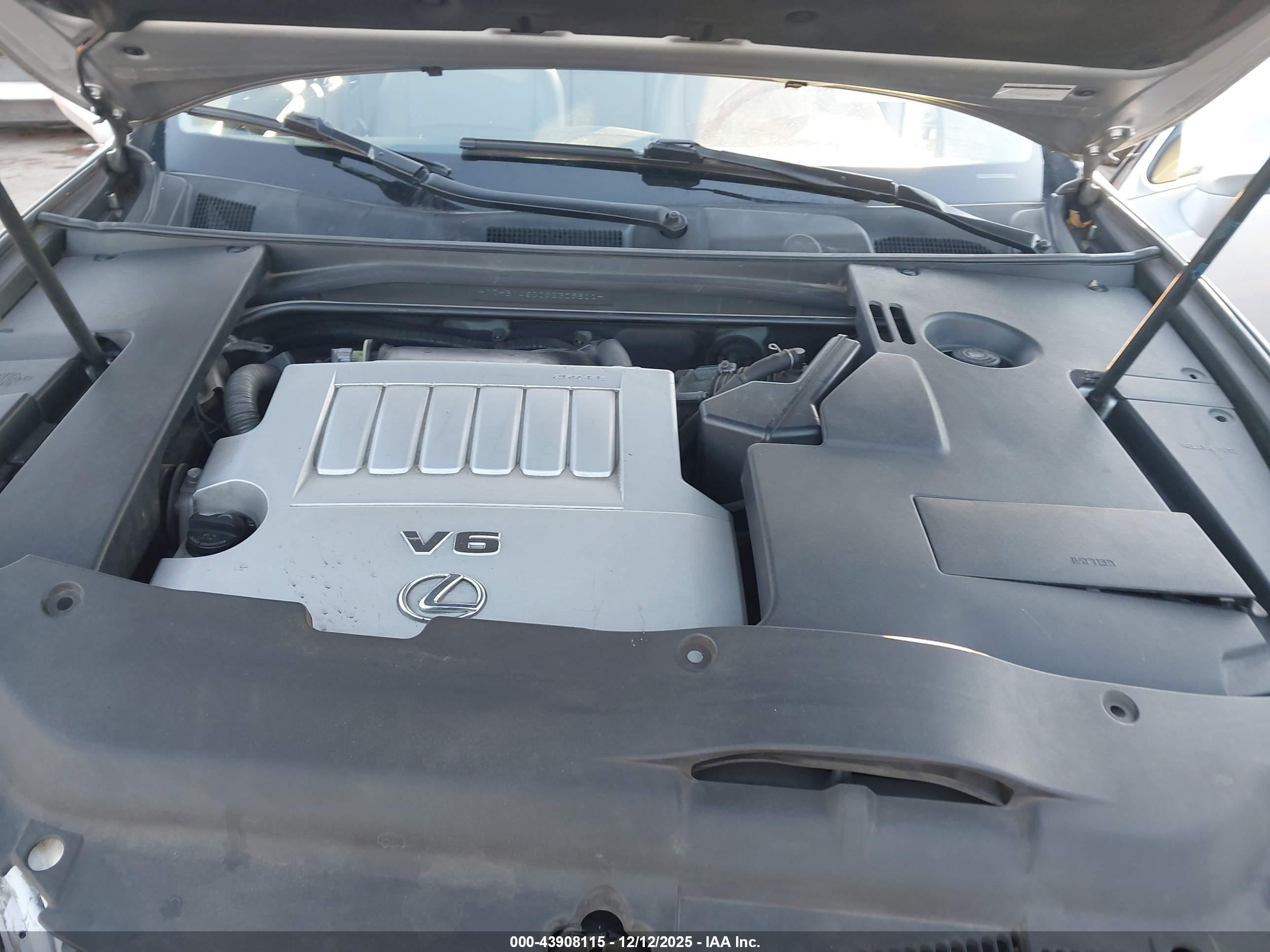 LEXUS ES image 10