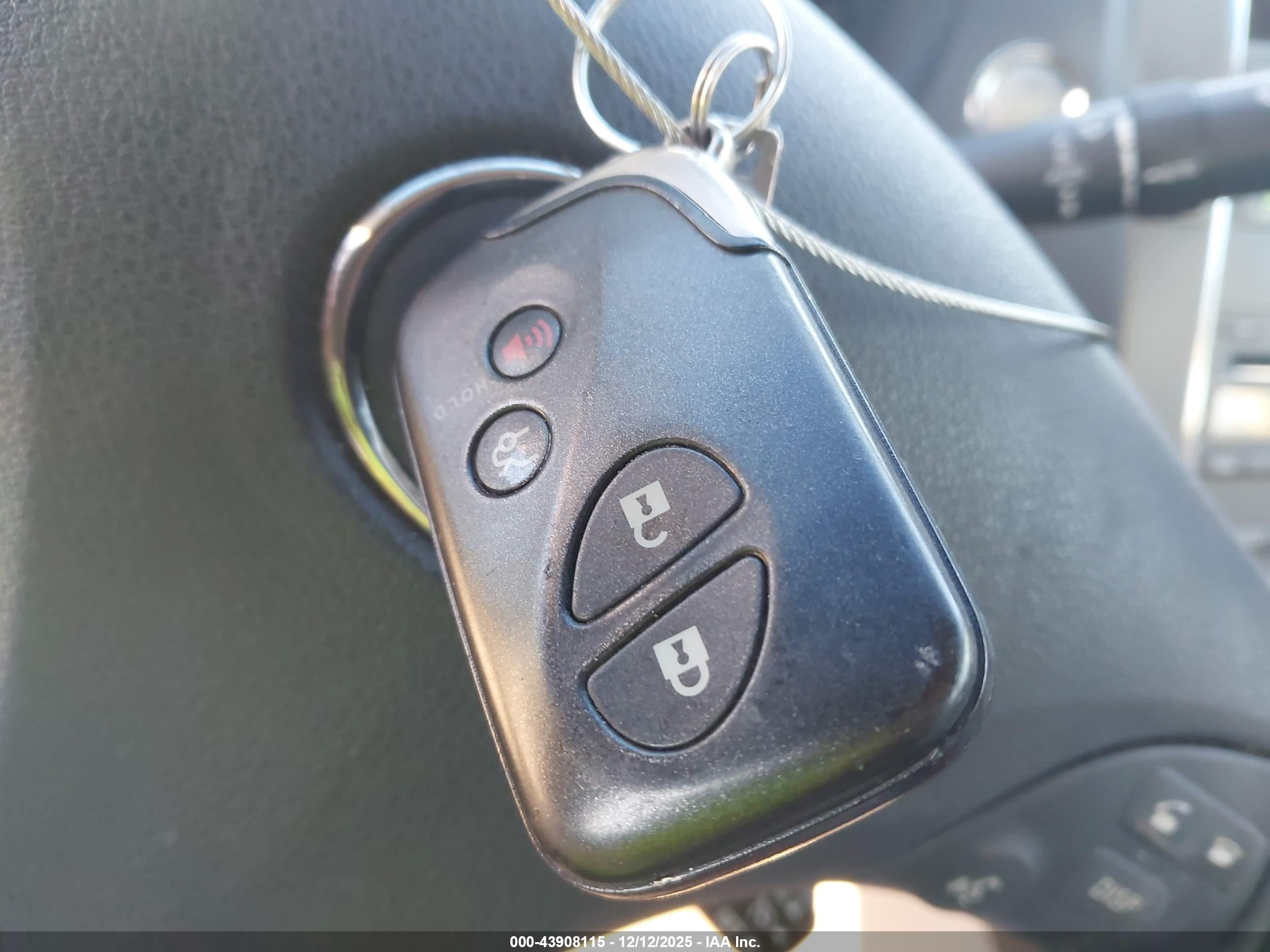 LEXUS ES image 11