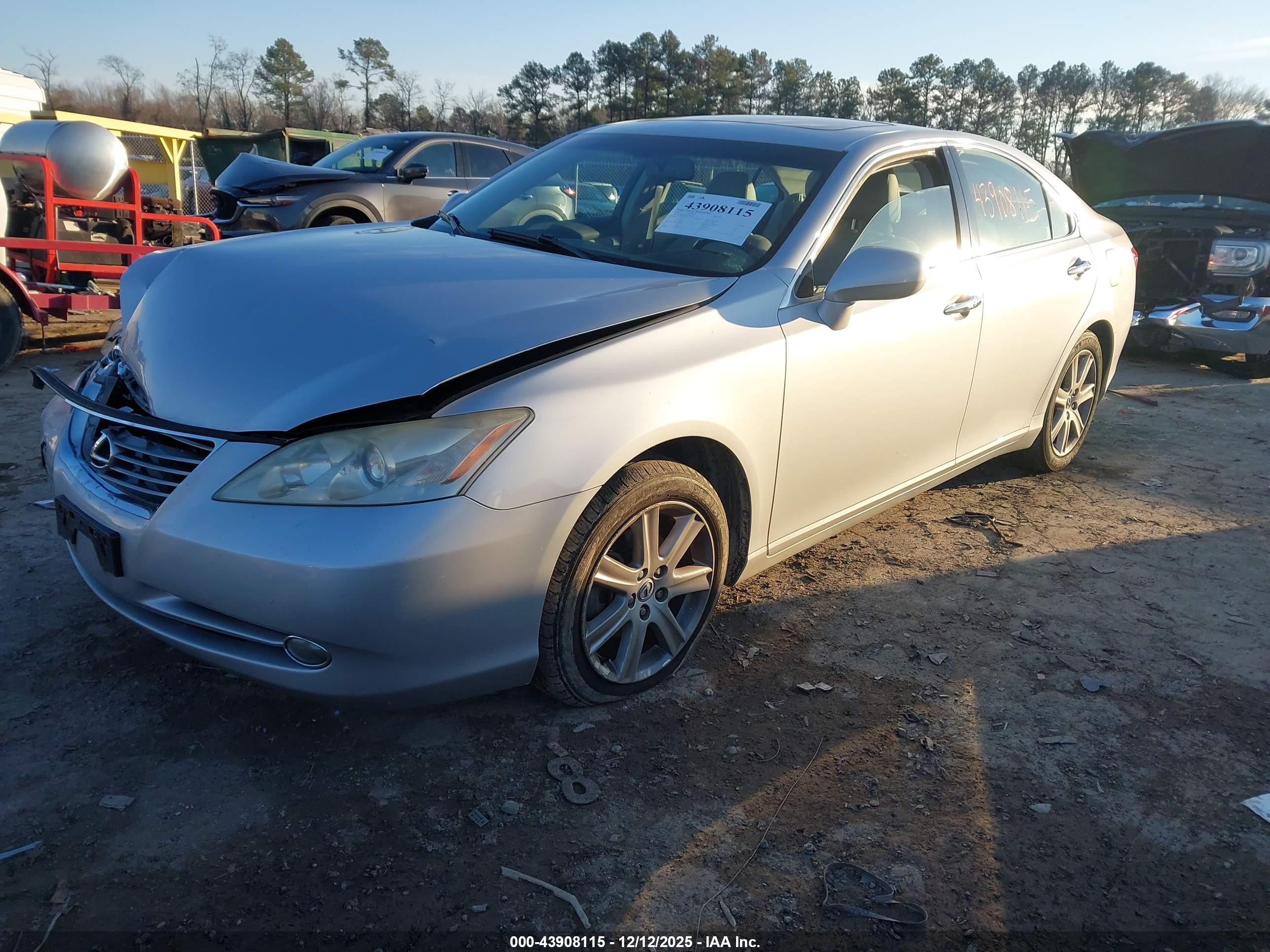 LEXUS ES image 2