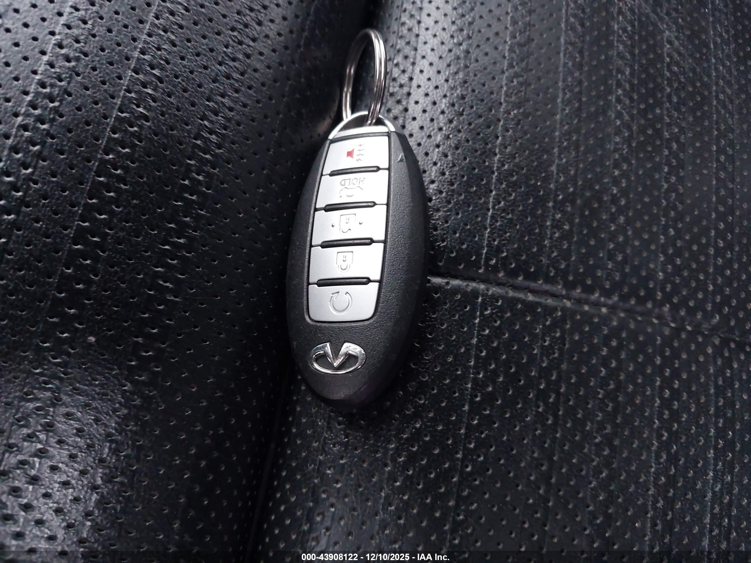 INFINITI Q50 image 11