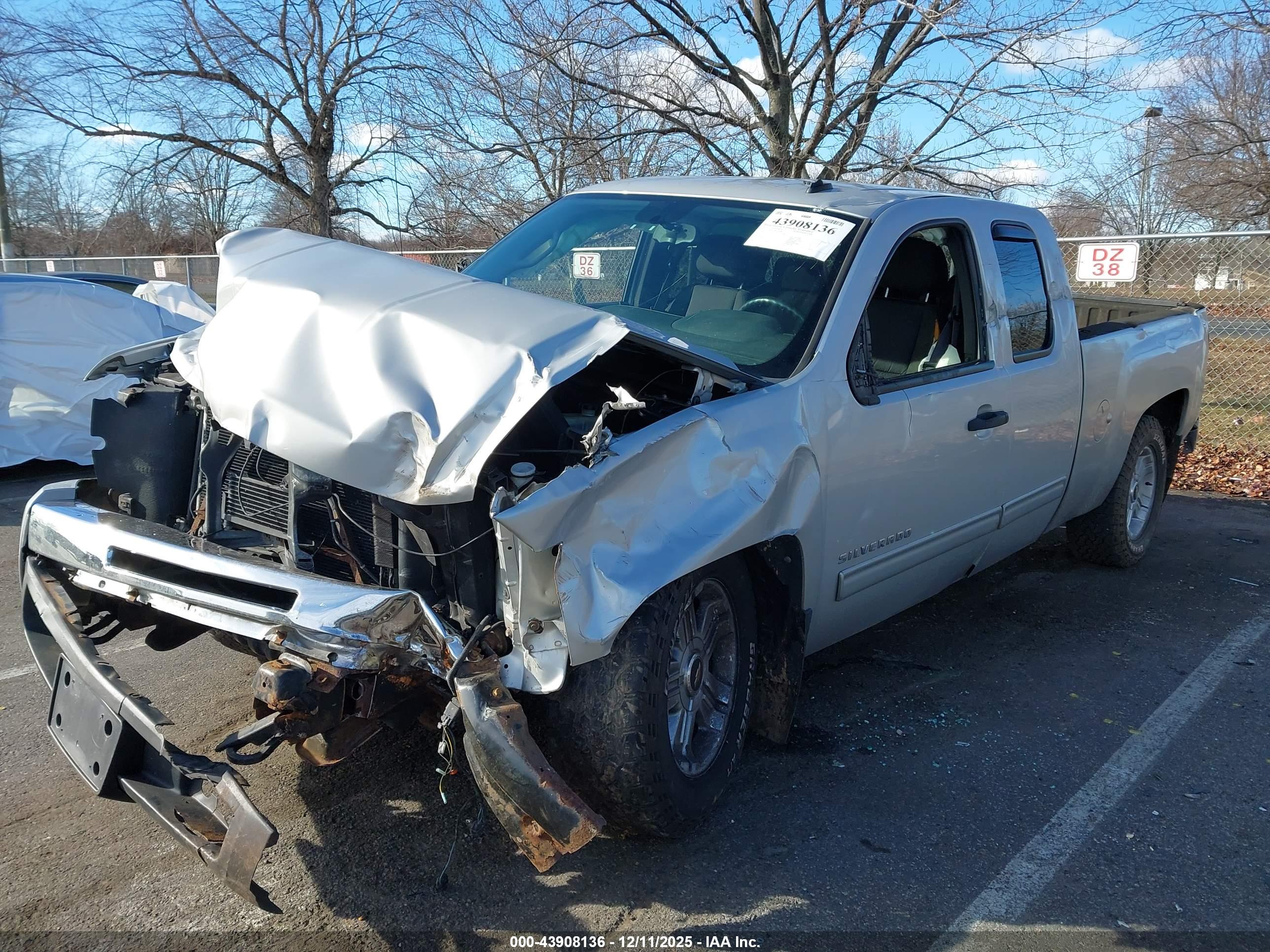CHEVROLET SILVERADO image 2