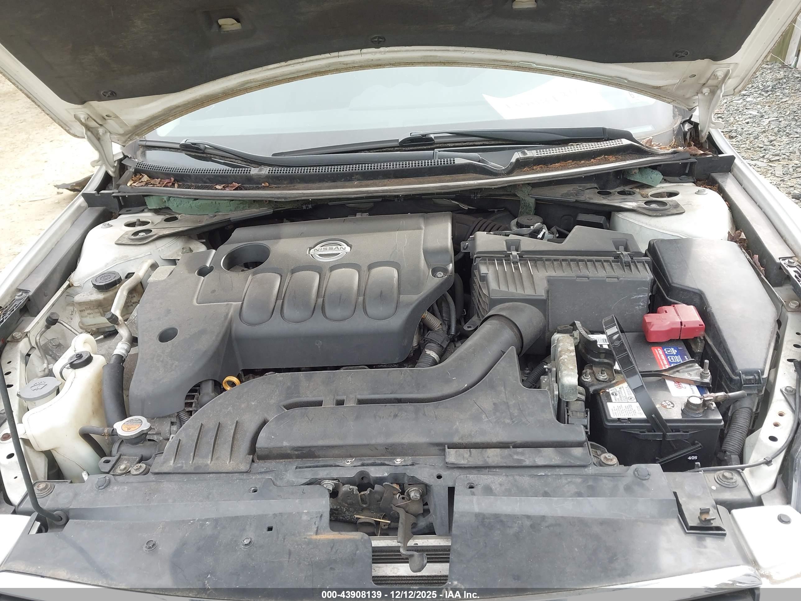 NISSAN ALTIMA image 10