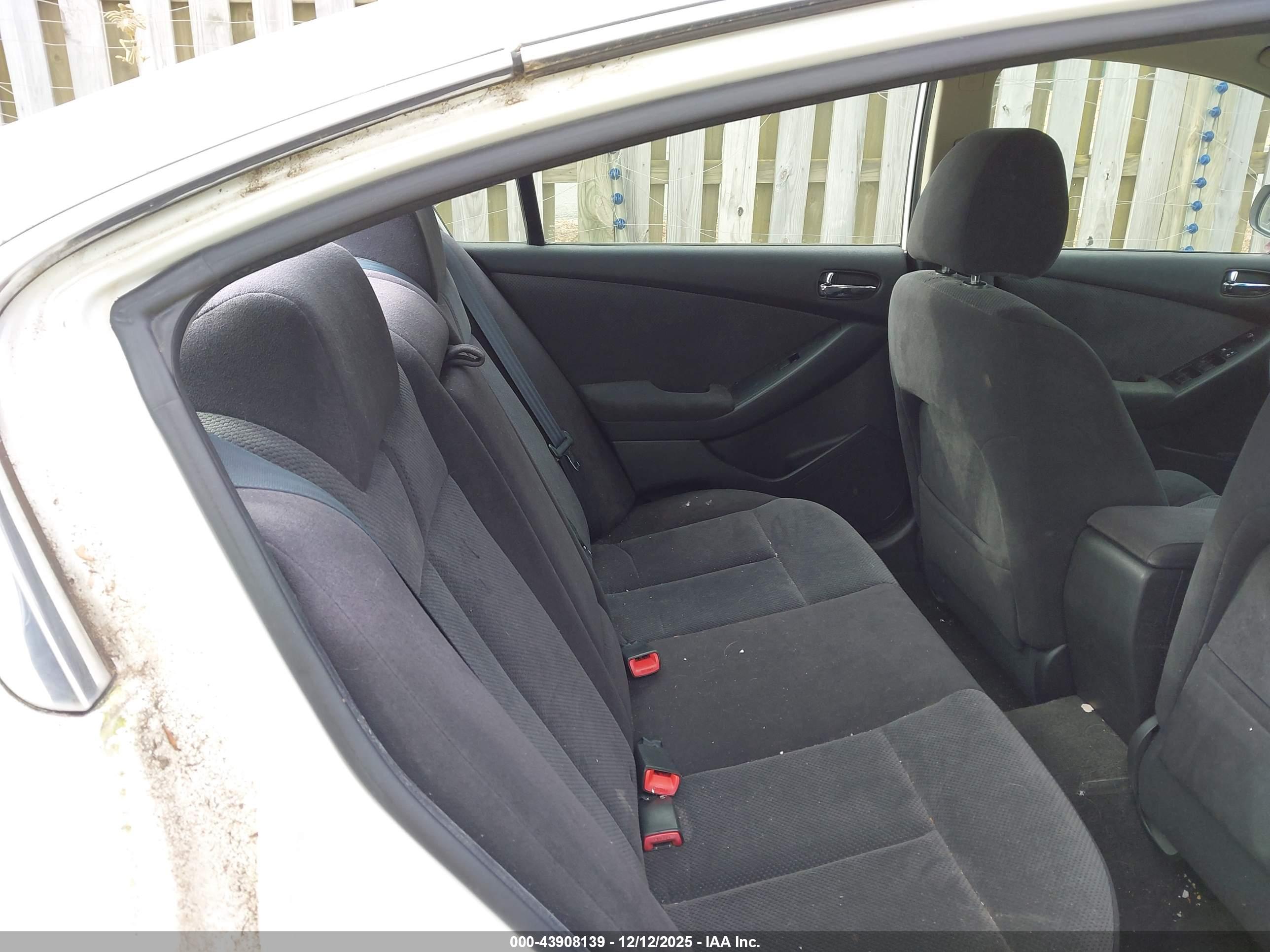 NISSAN ALTIMA image 8