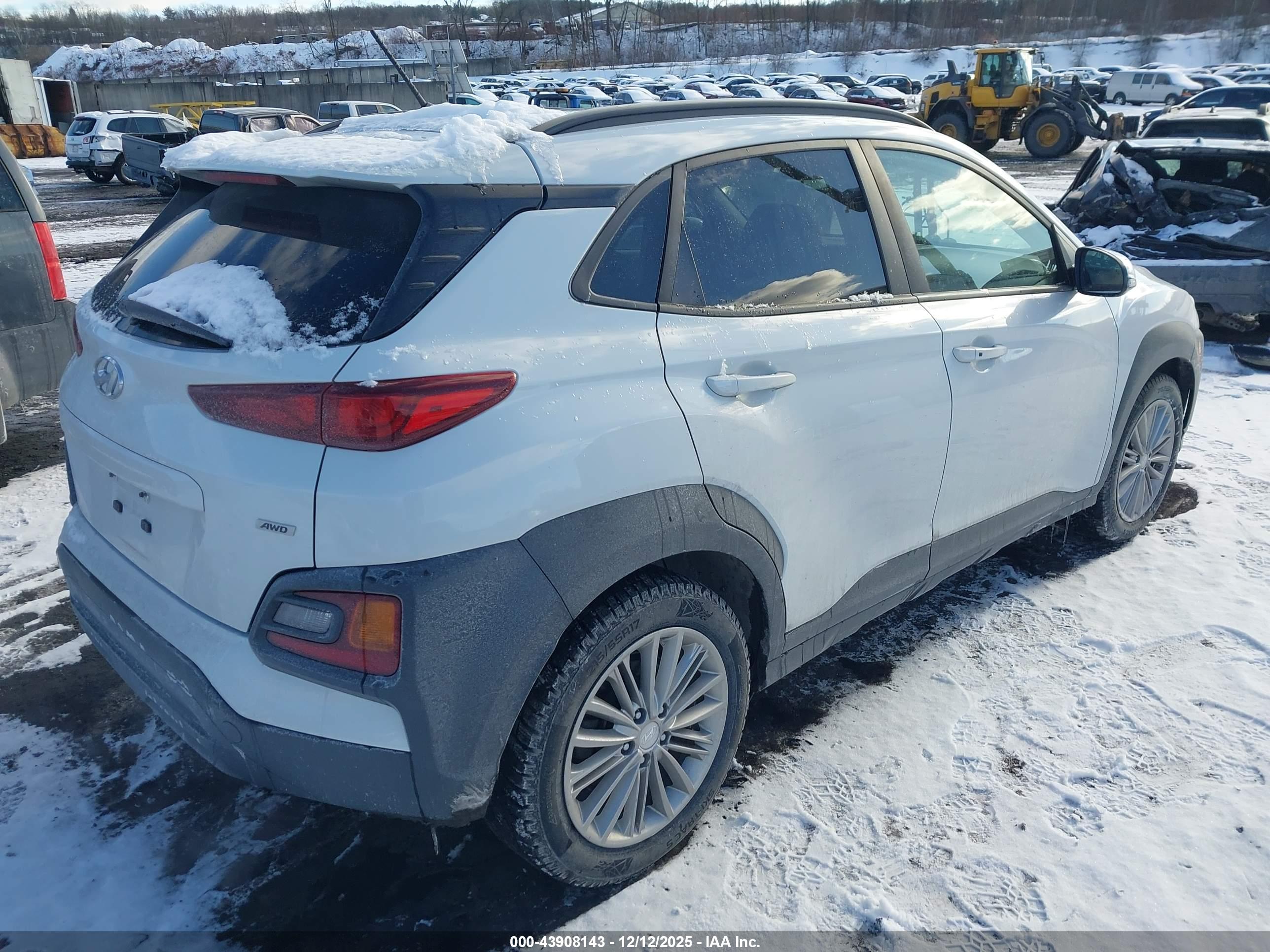 HYUNDAI KONA image 4