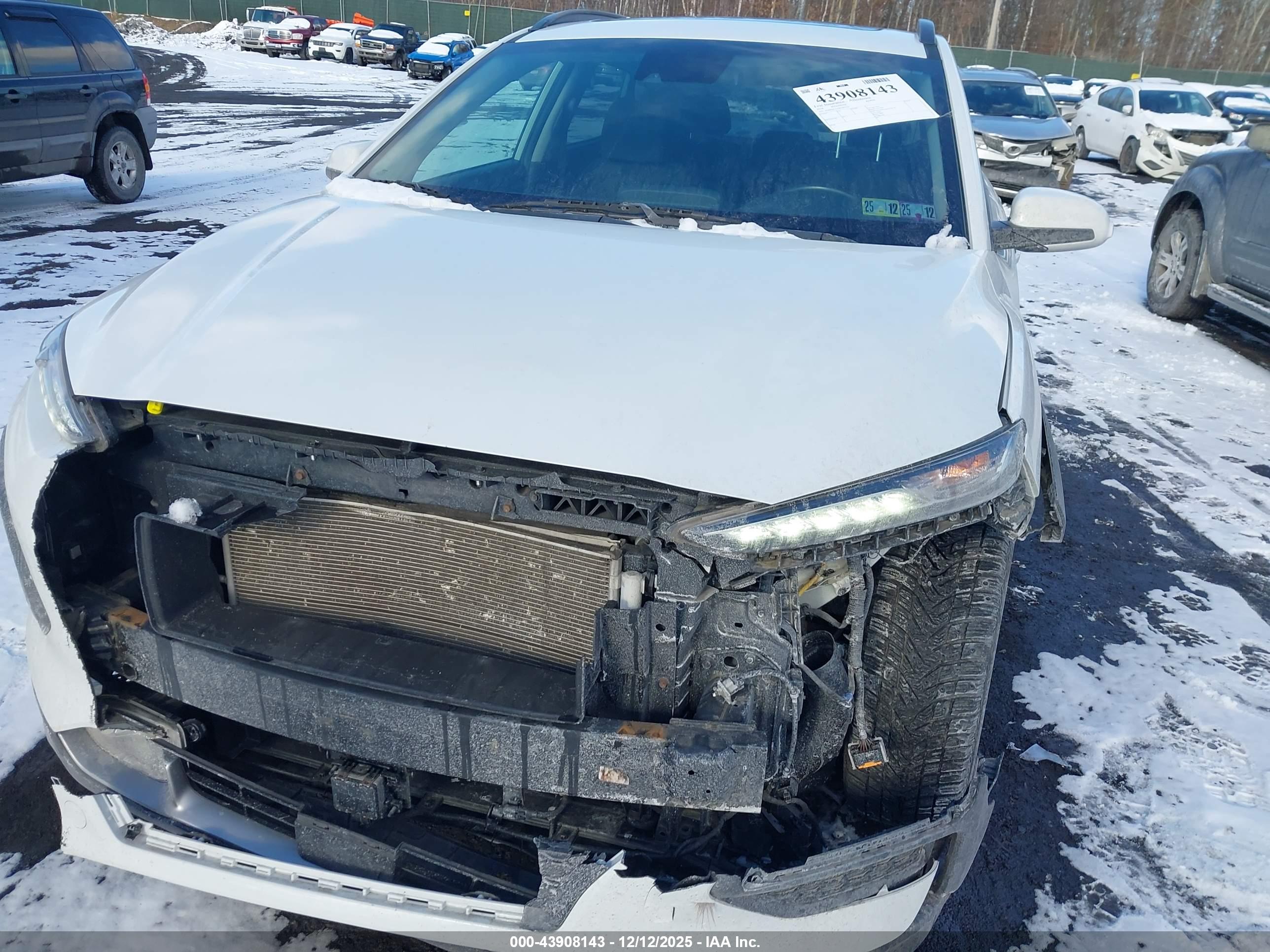 HYUNDAI KONA image 6