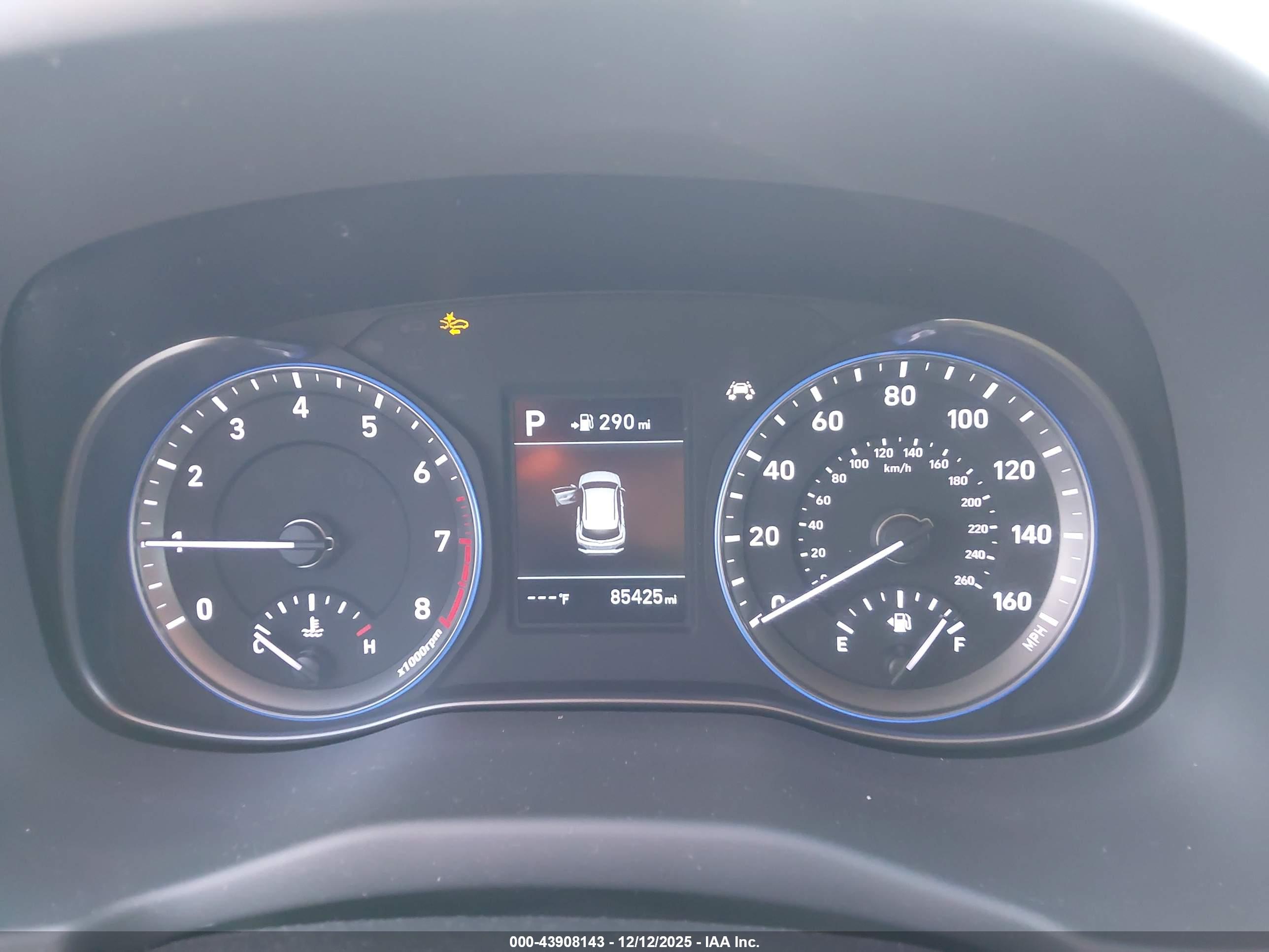 HYUNDAI KONA image 7