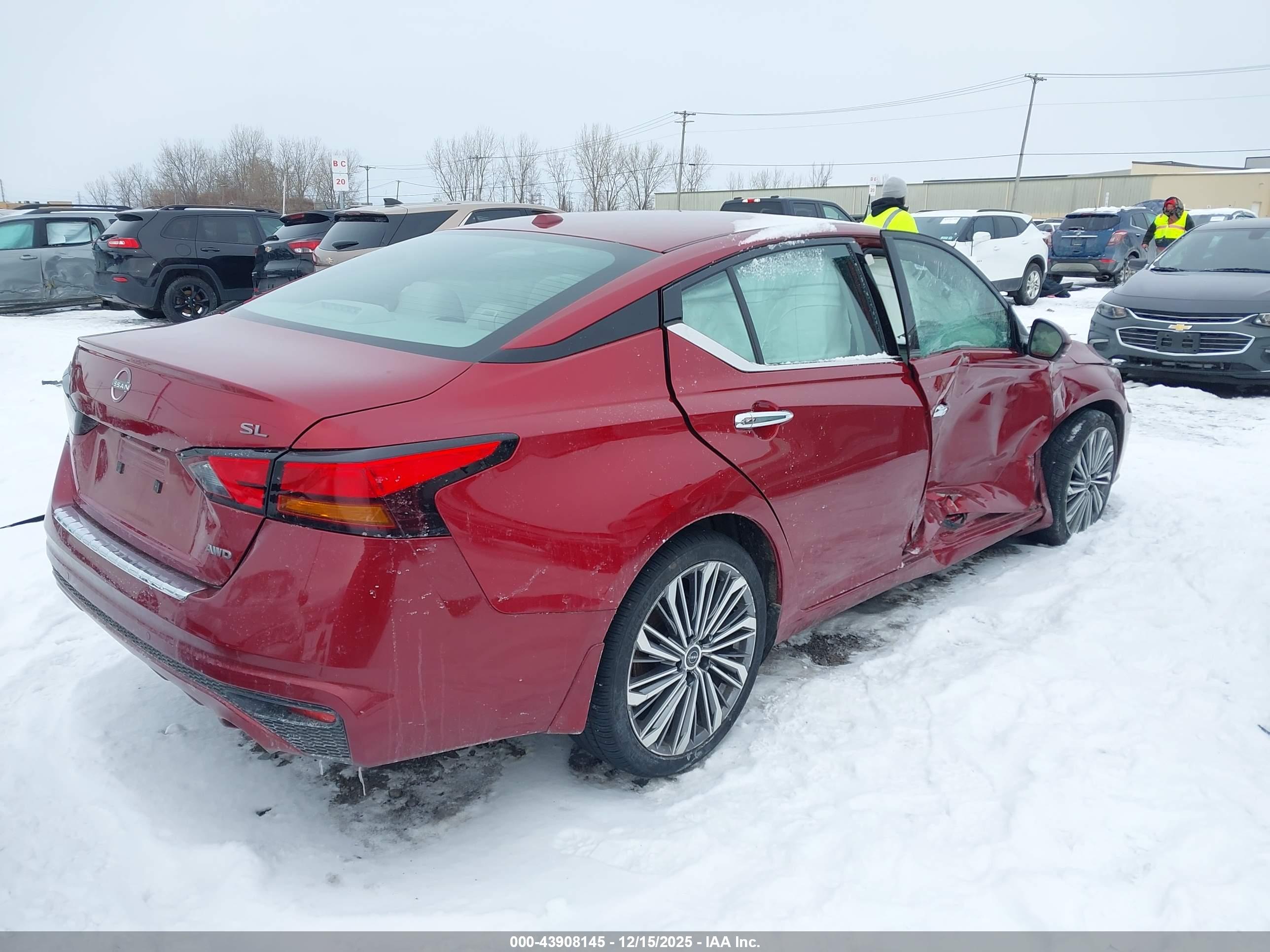 NISSAN ALTIMA image 4