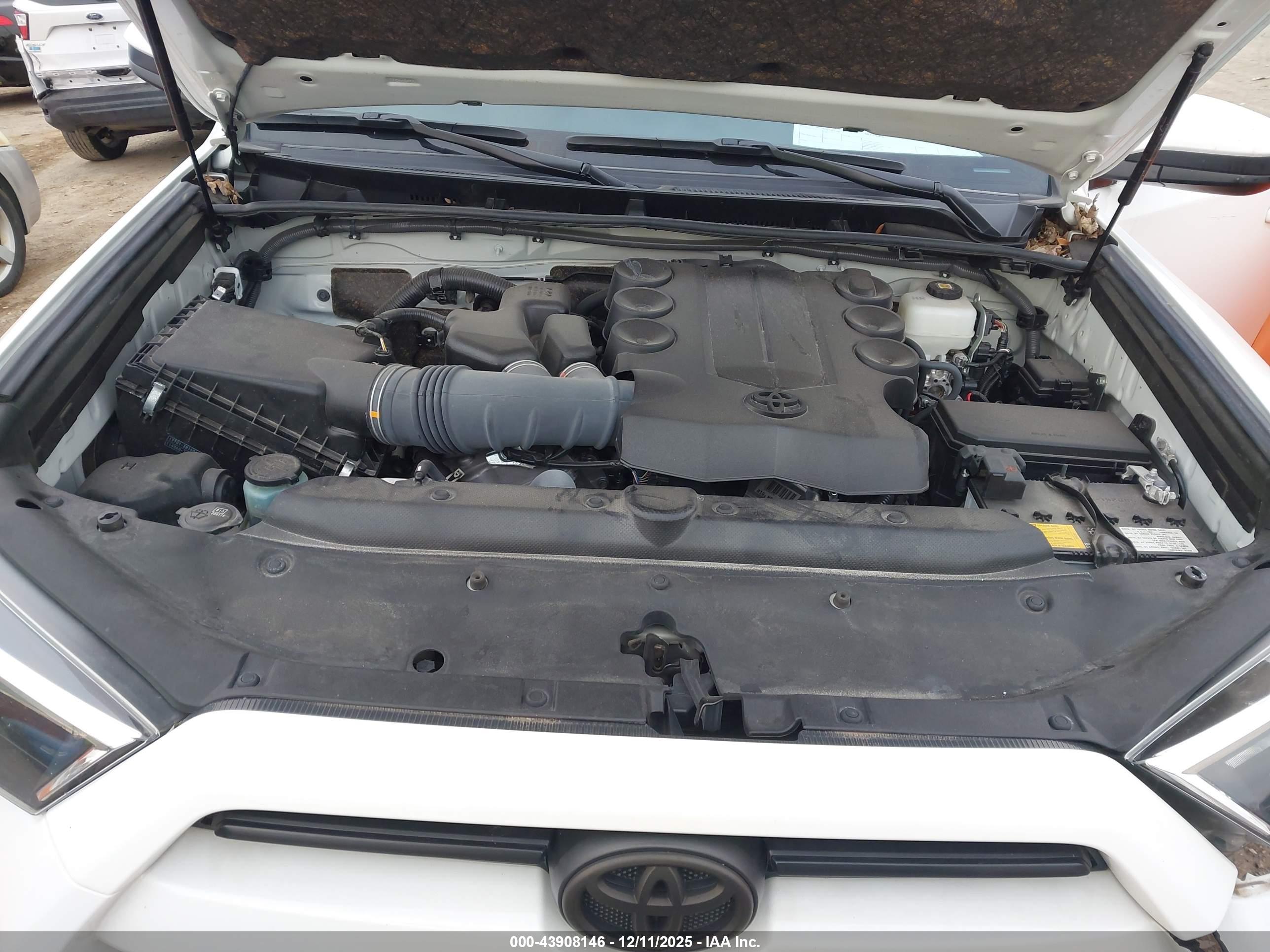 TOYOTA 4RUNNER image 10