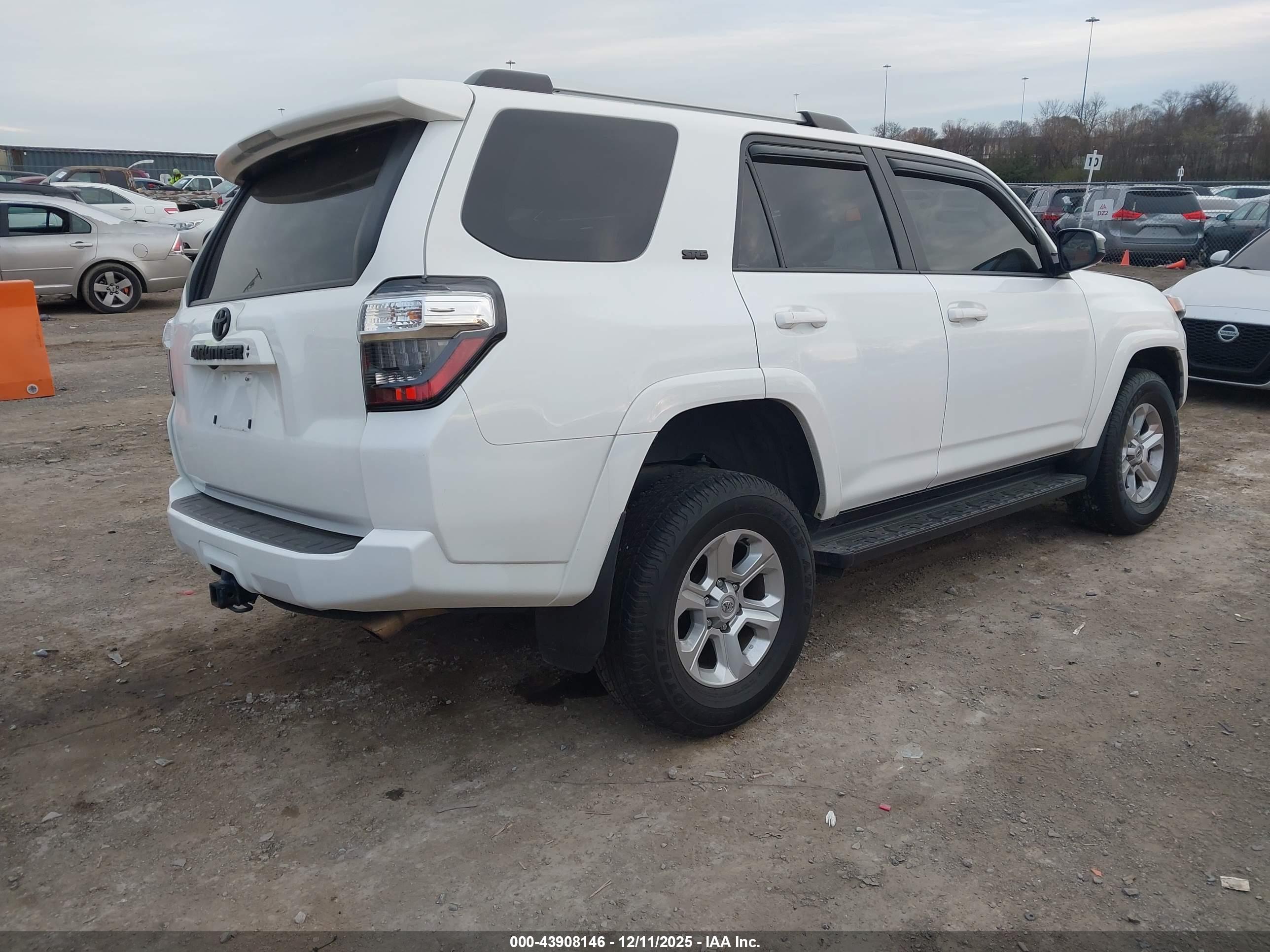 TOYOTA 4RUNNER image 4