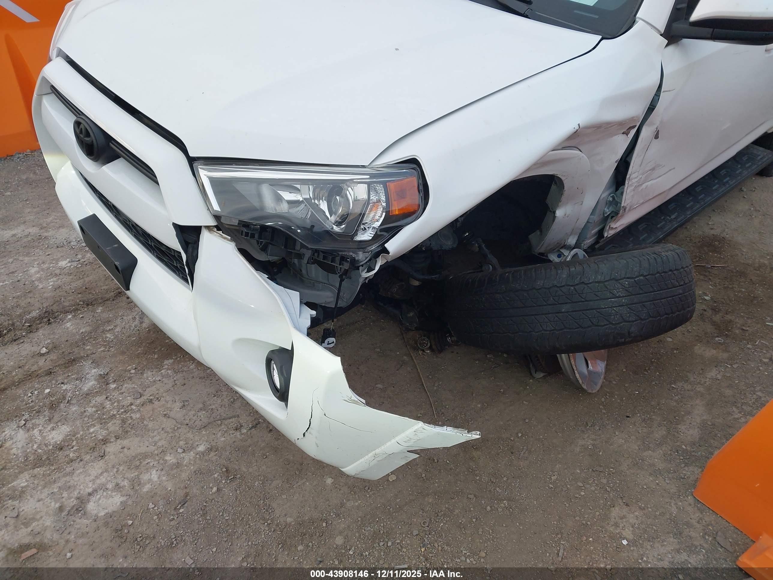 TOYOTA 4RUNNER image 6