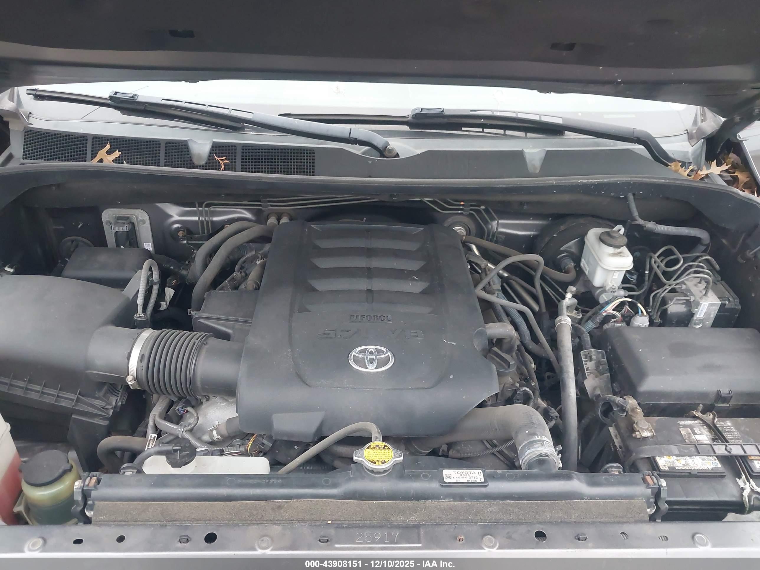 TOYOTA TUNDRA image 10