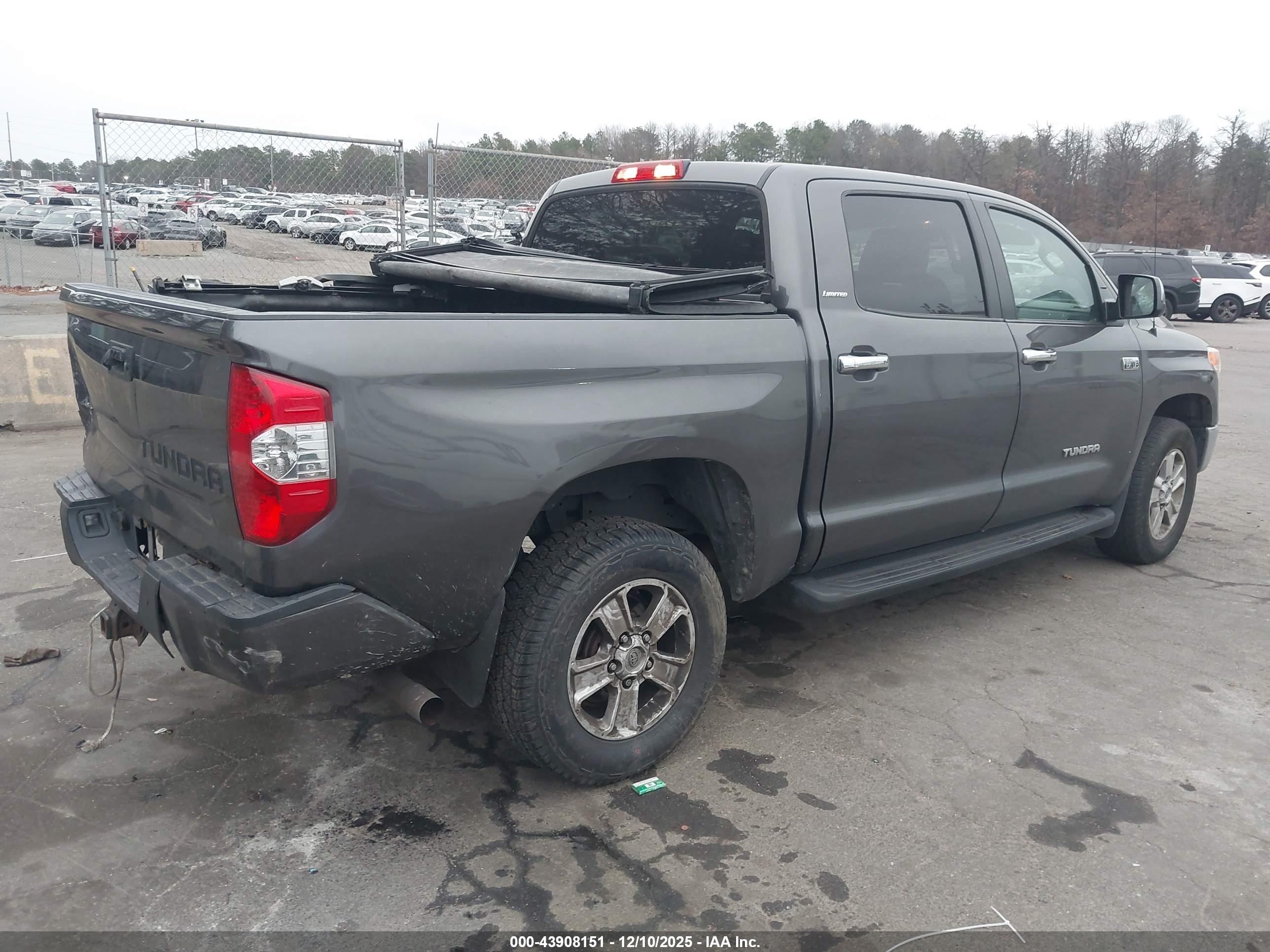 TOYOTA TUNDRA image 4