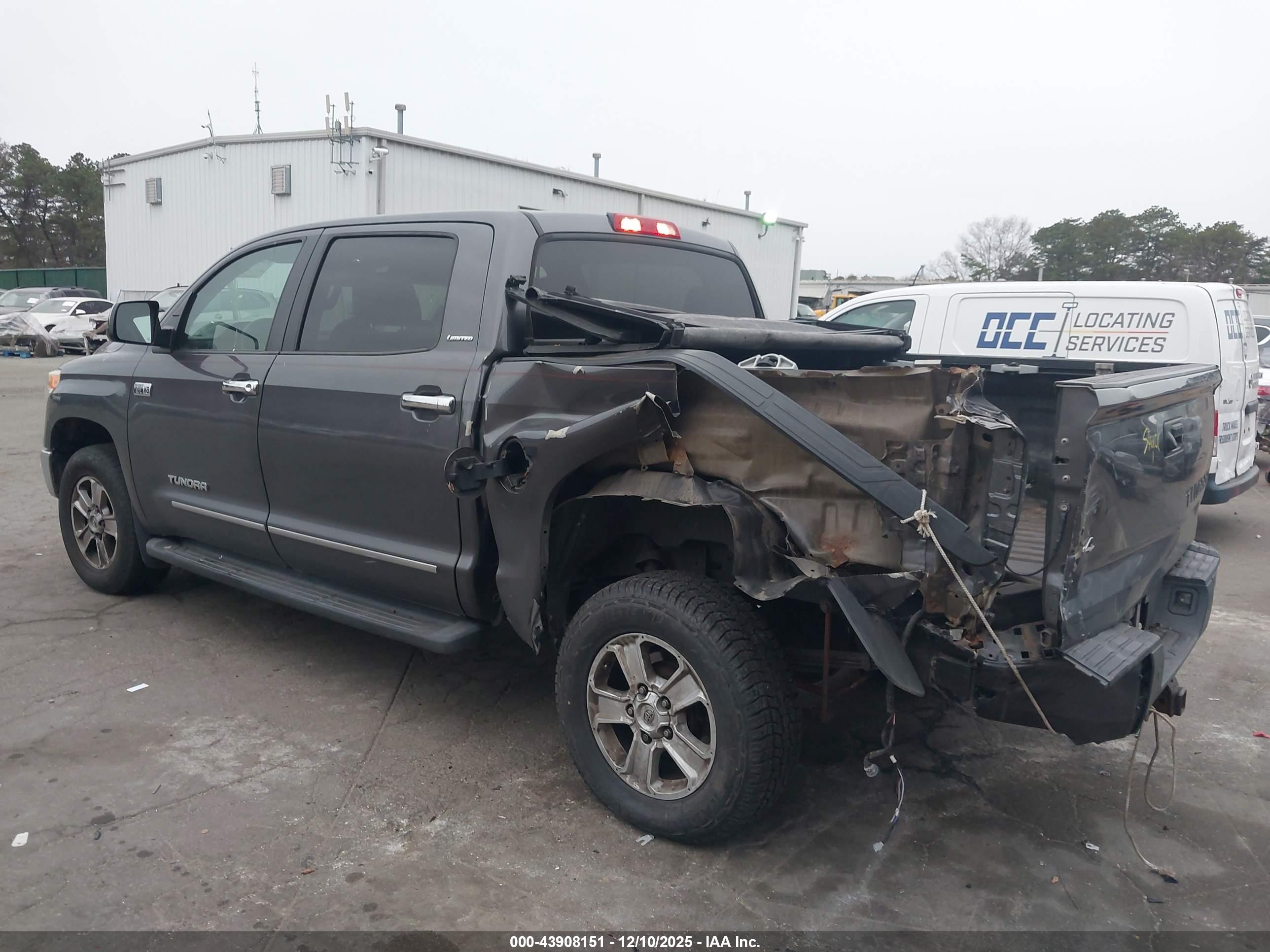 TOYOTA TUNDRA image 6