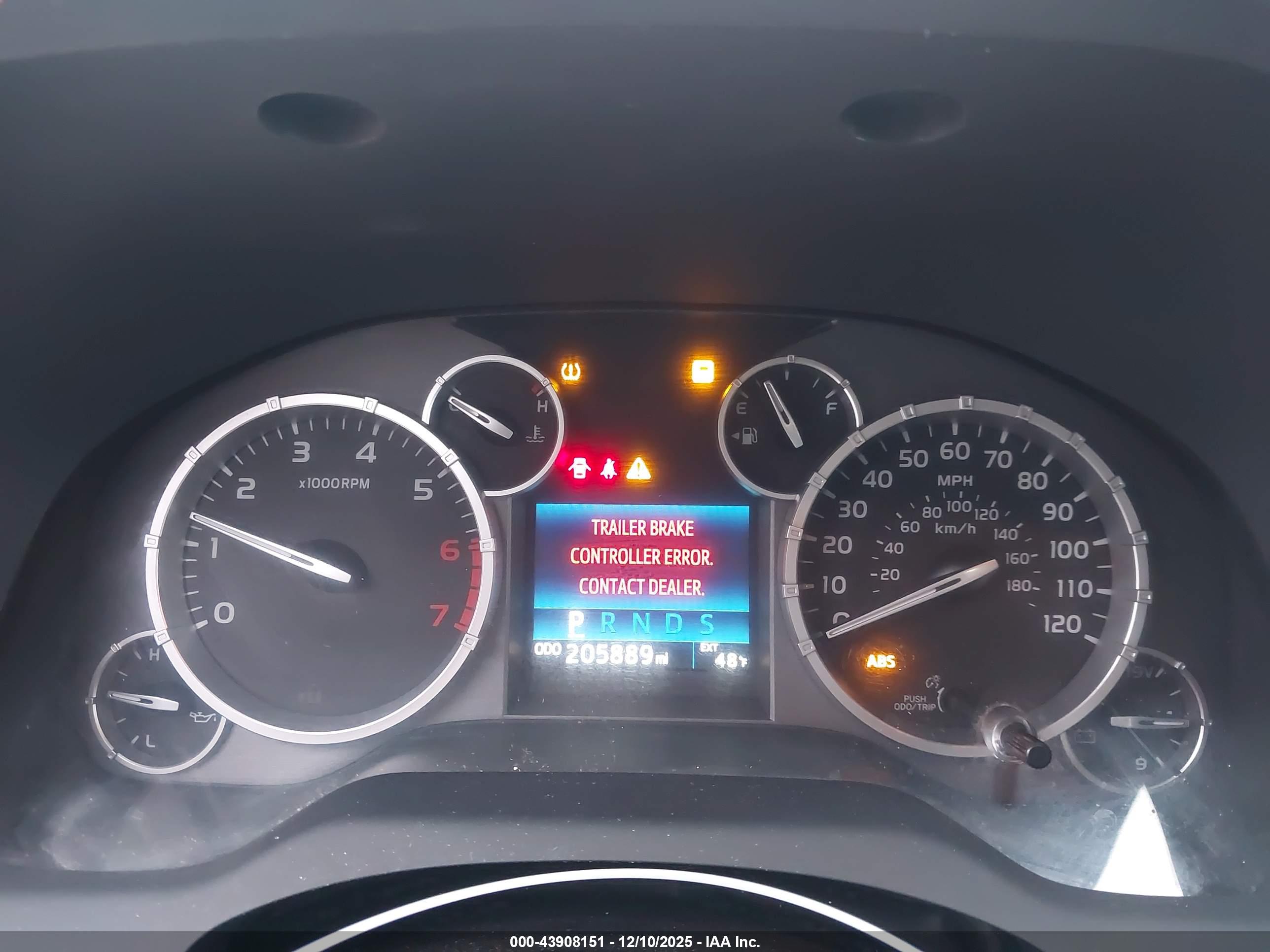 TOYOTA TUNDRA image 7