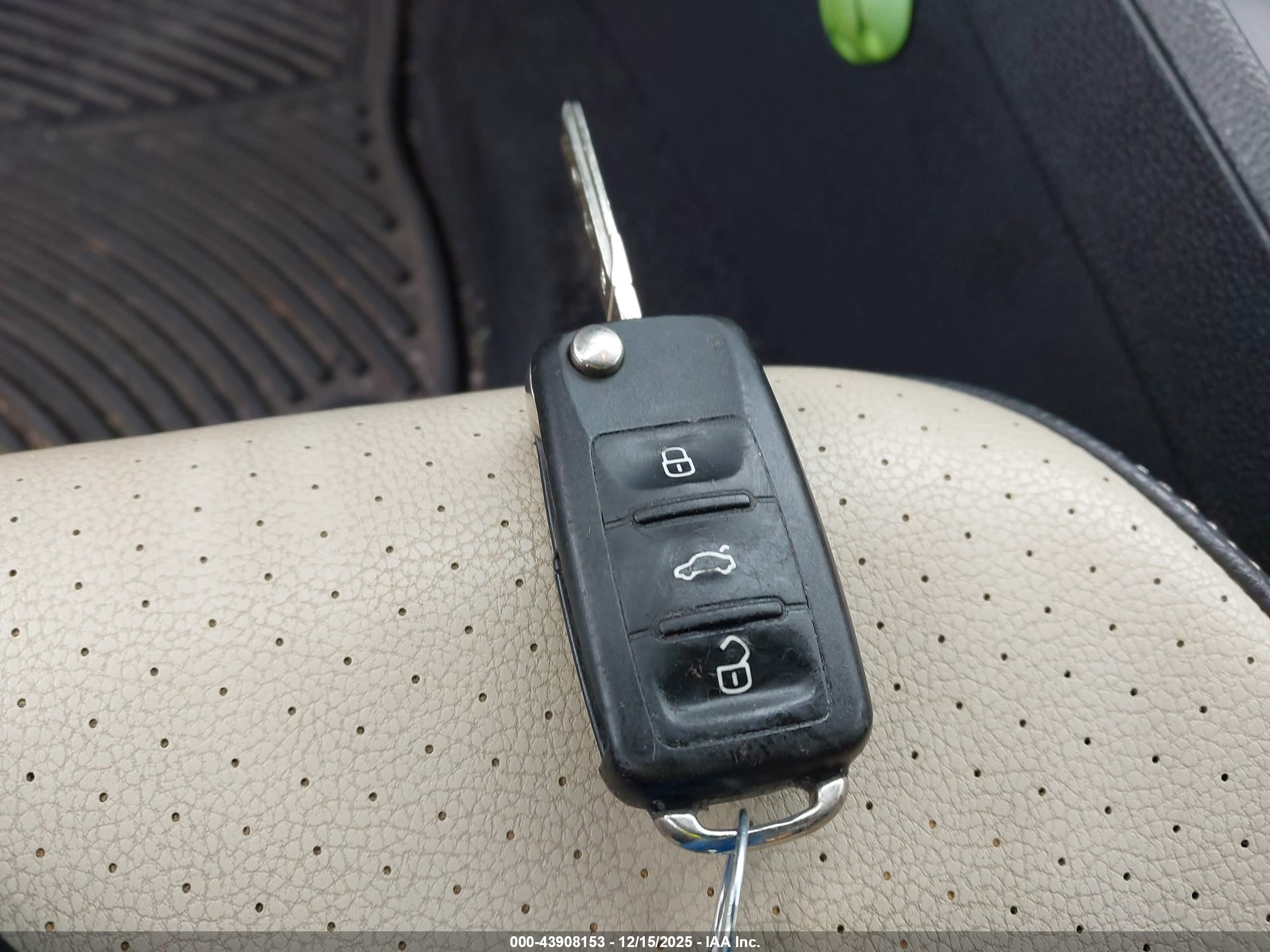 VOLKSWAGEN PASSAT image 11