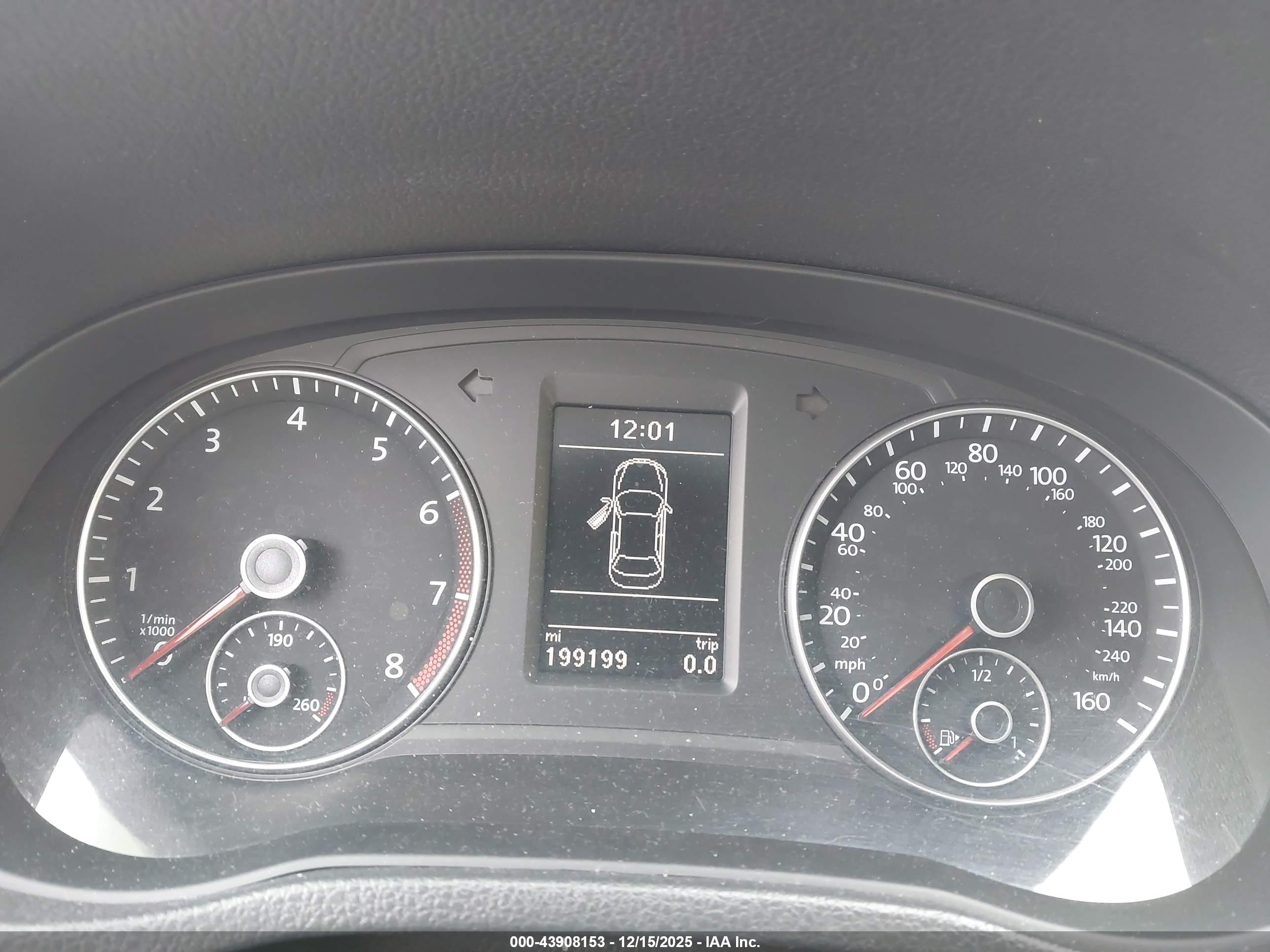 VOLKSWAGEN PASSAT image 7