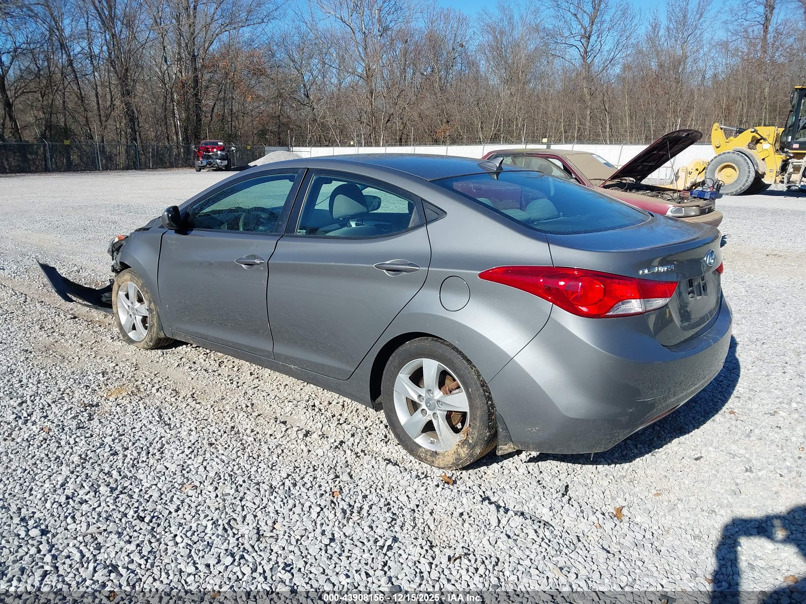 HYUNDAI ELANTRA image 3