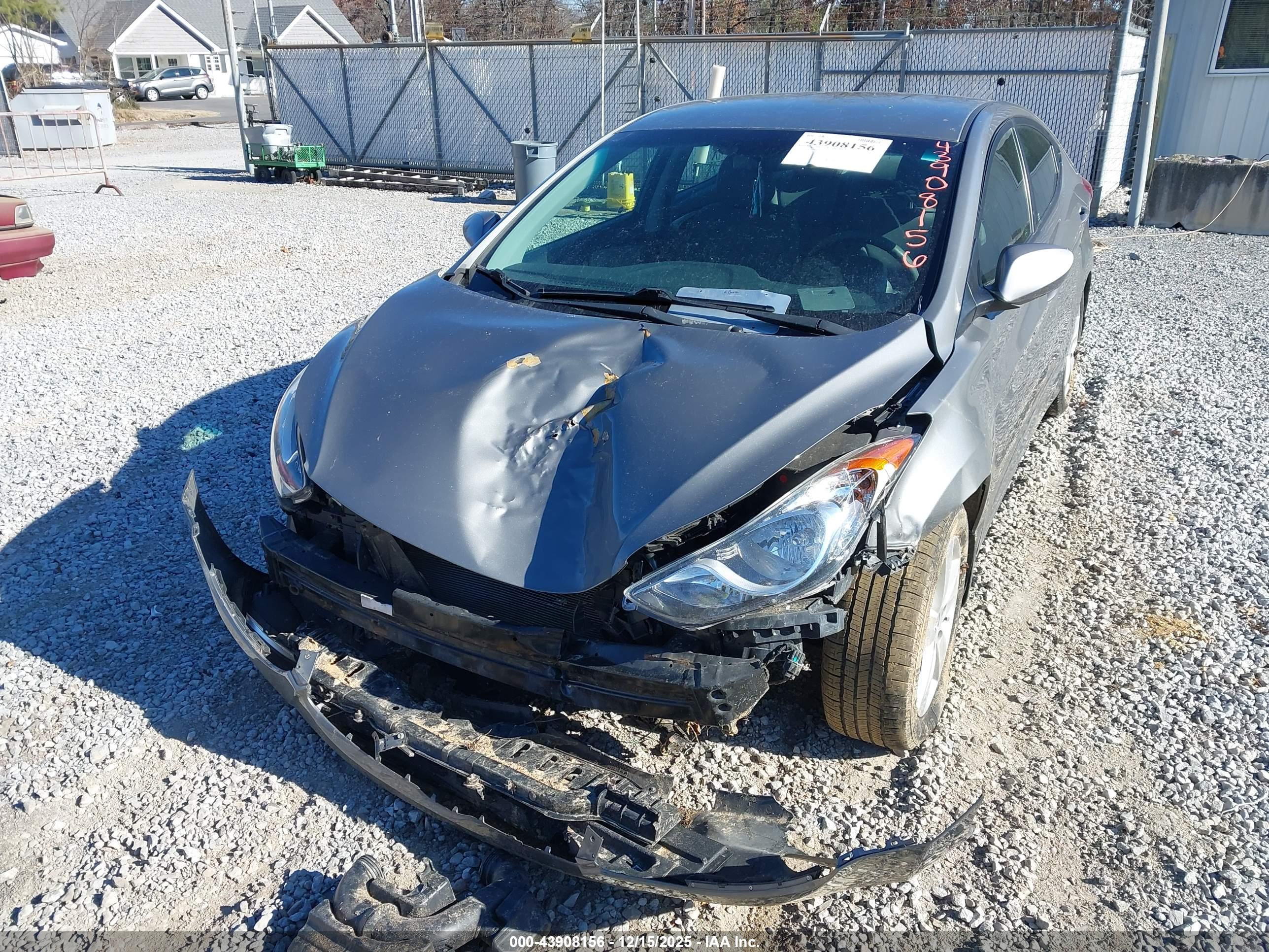 HYUNDAI ELANTRA image 6